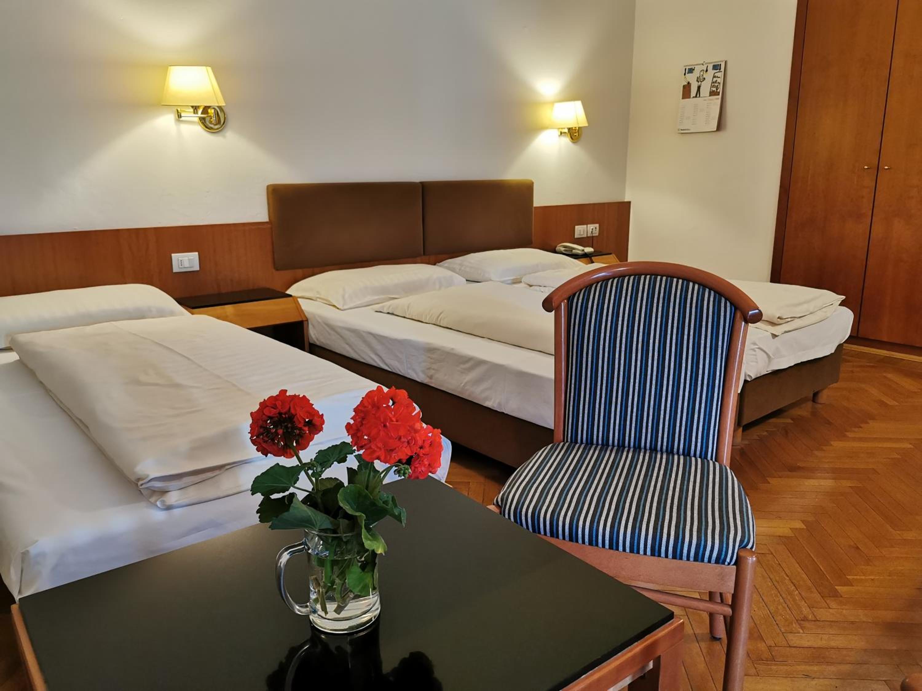 Standard Triple Room photo 1