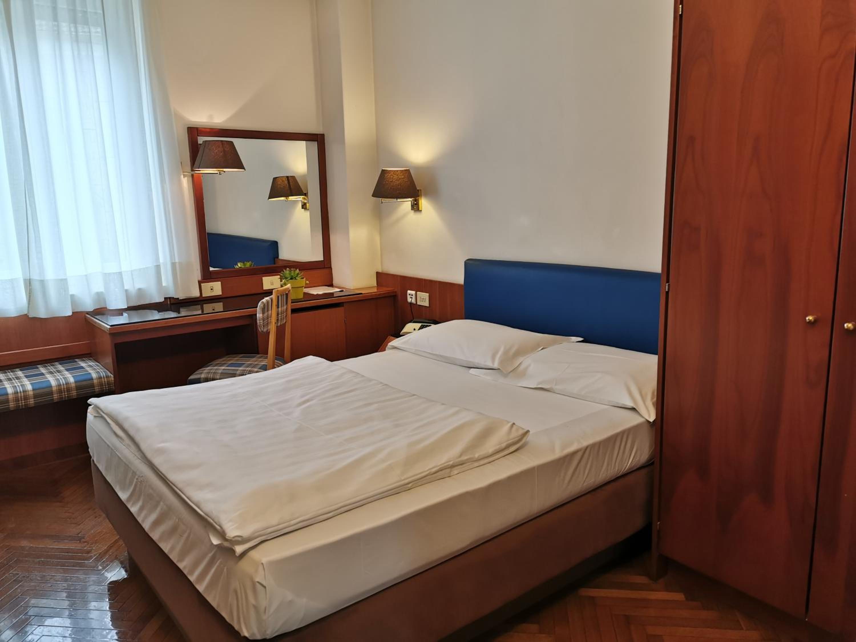Budget Double Room photo 1