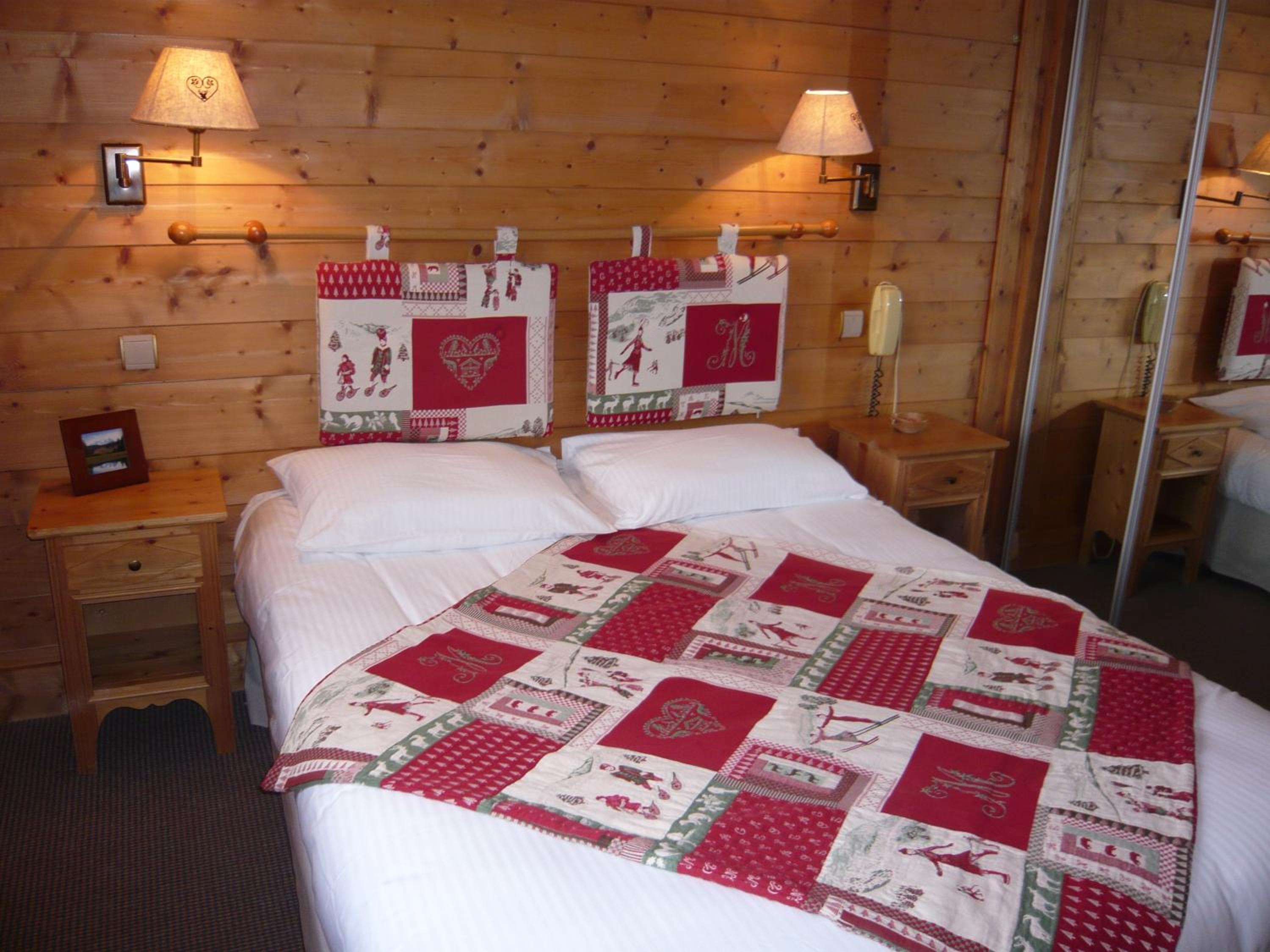 Quintuple Room