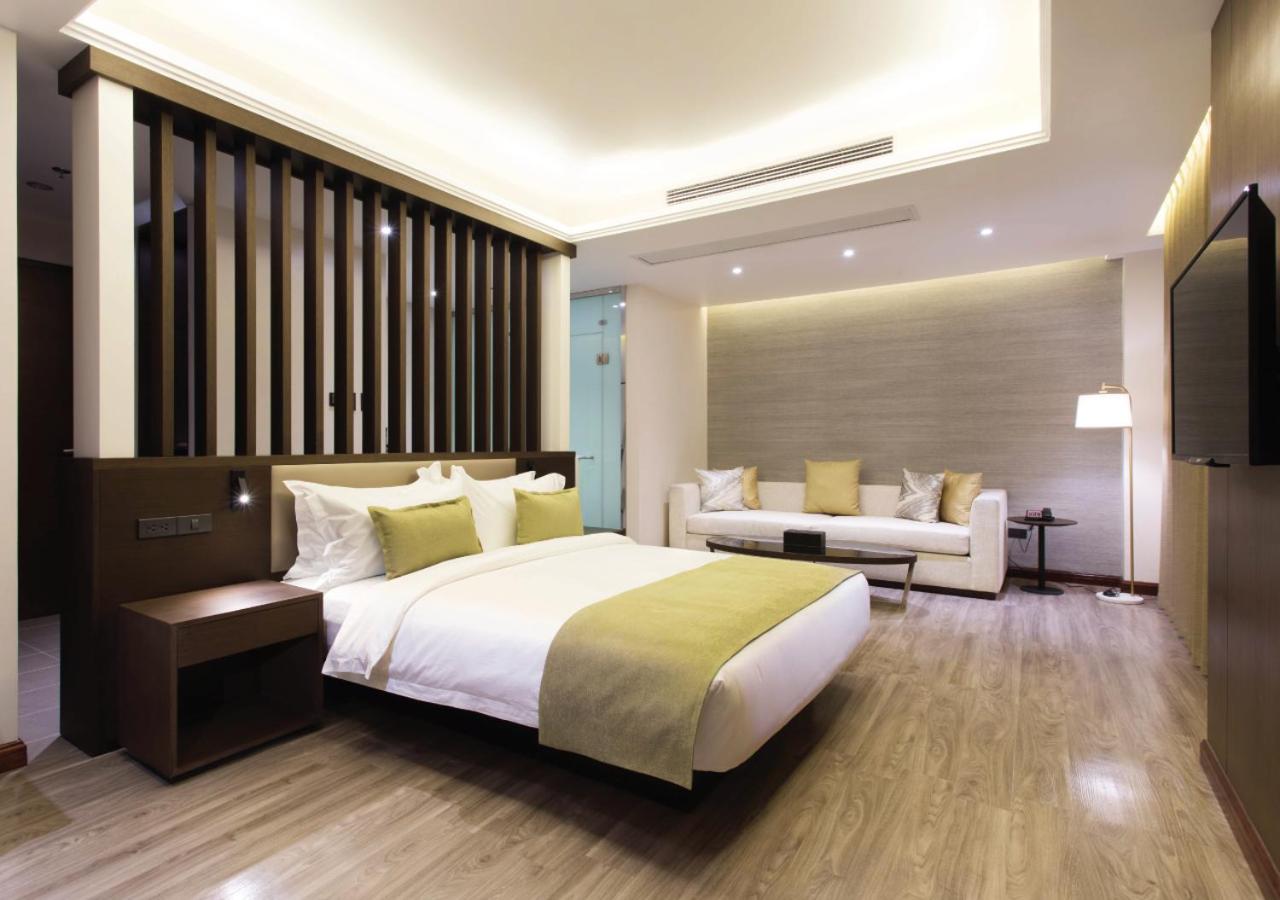 Premier Queen Suite