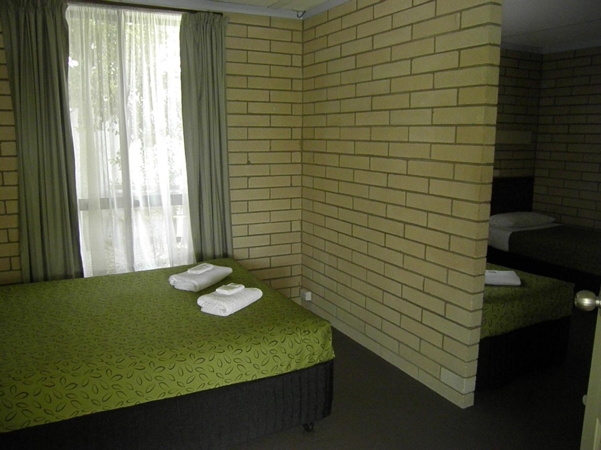 Family Room - Photo 2
