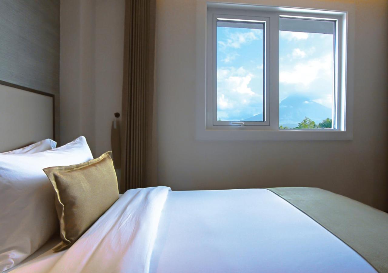 Deluxe King Room with Mayon View