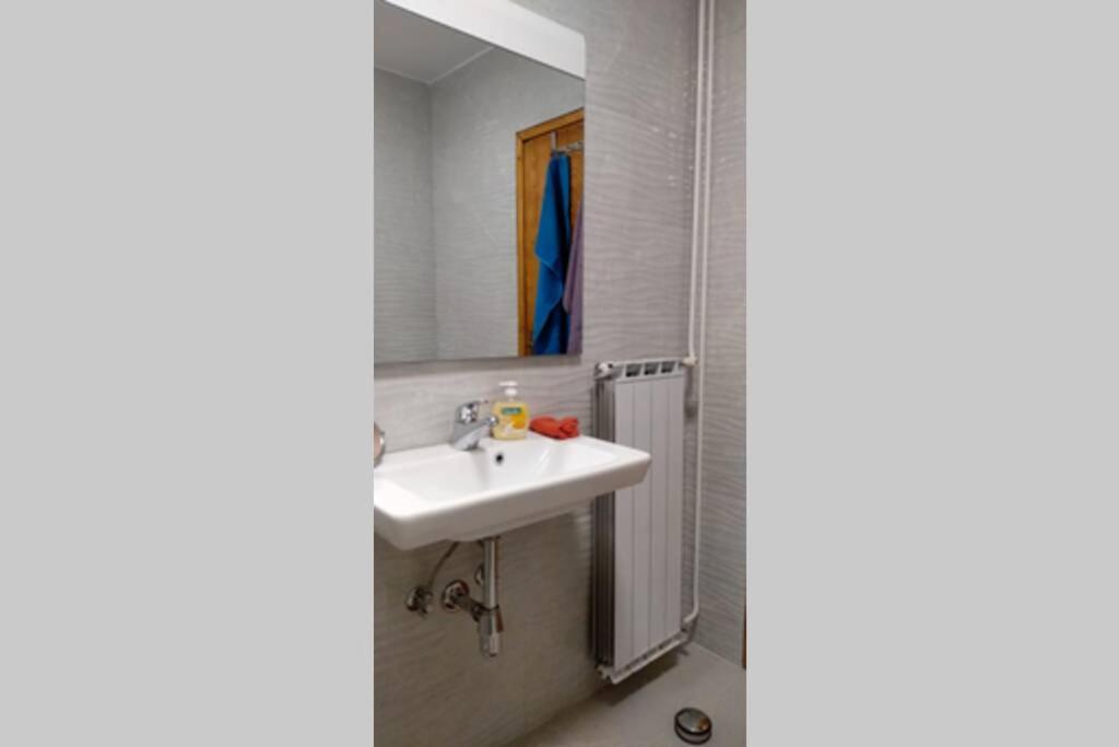Three-Bedroom Apartment - Photo 2