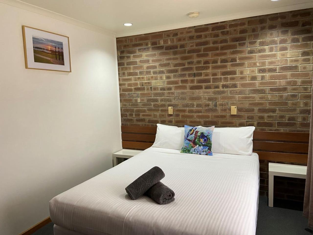 Queen Room - Photo 7