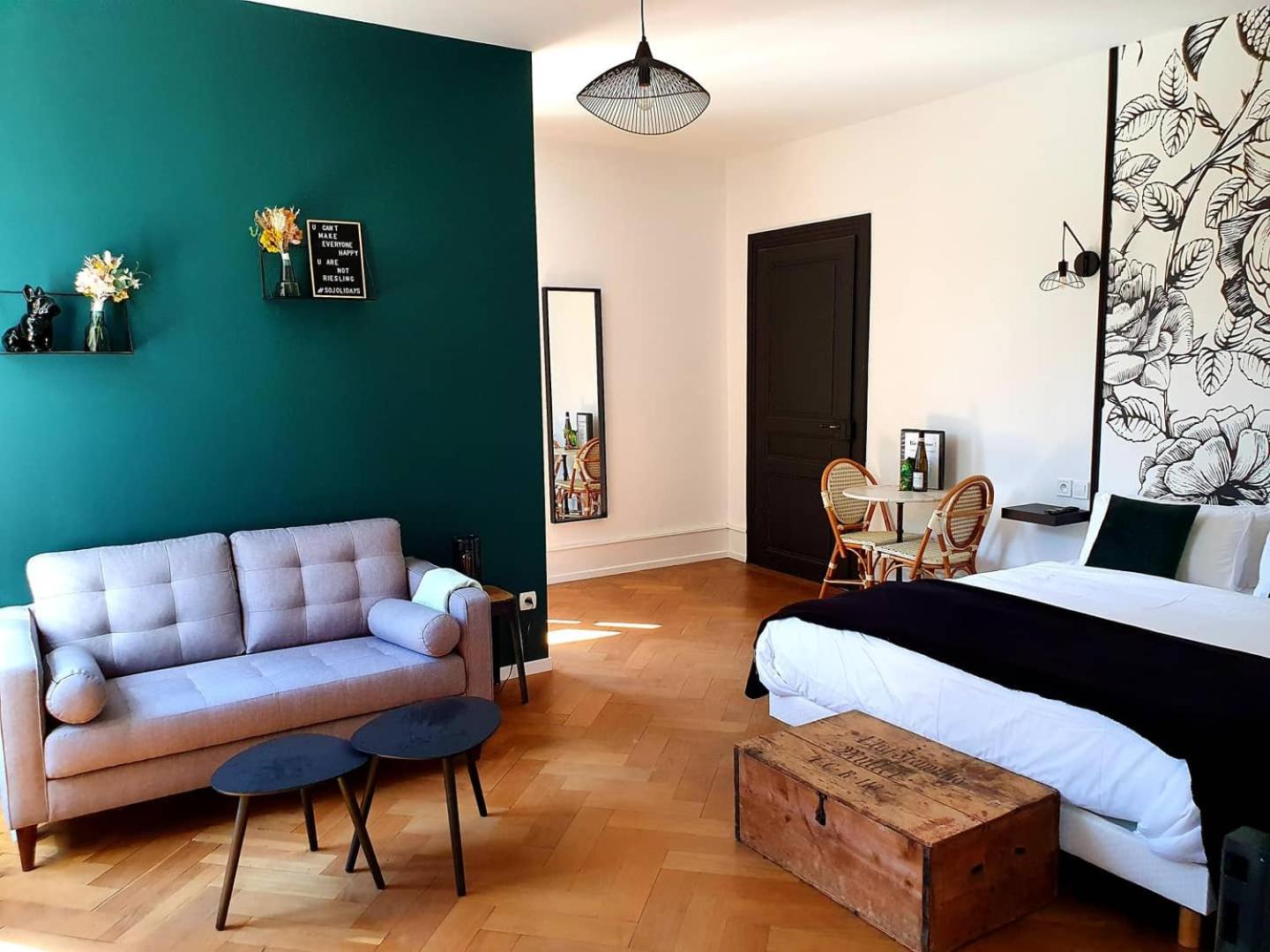 Studio Apartment - Photo 3