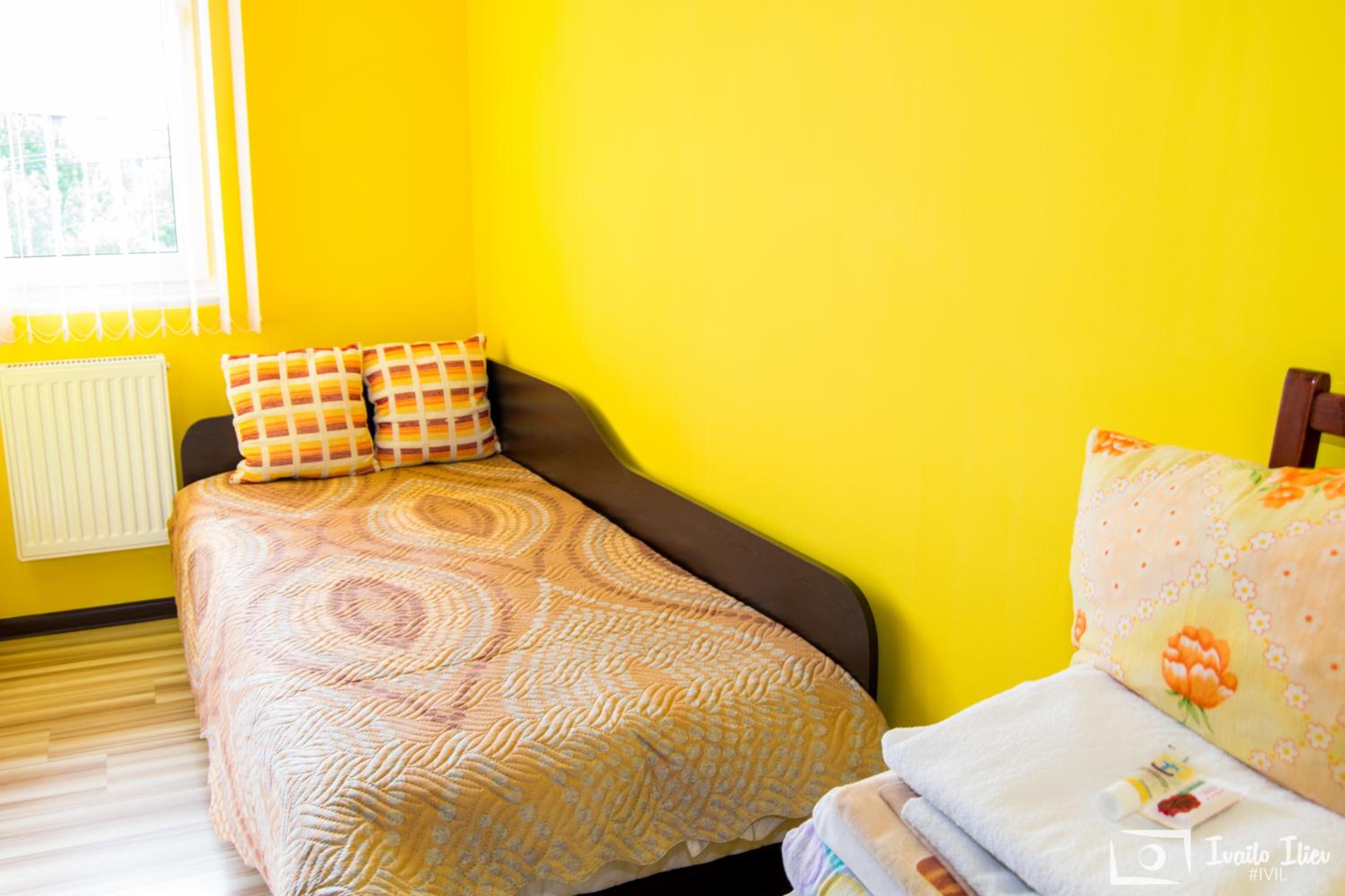Two-Bedroom Apartment - Photo 2