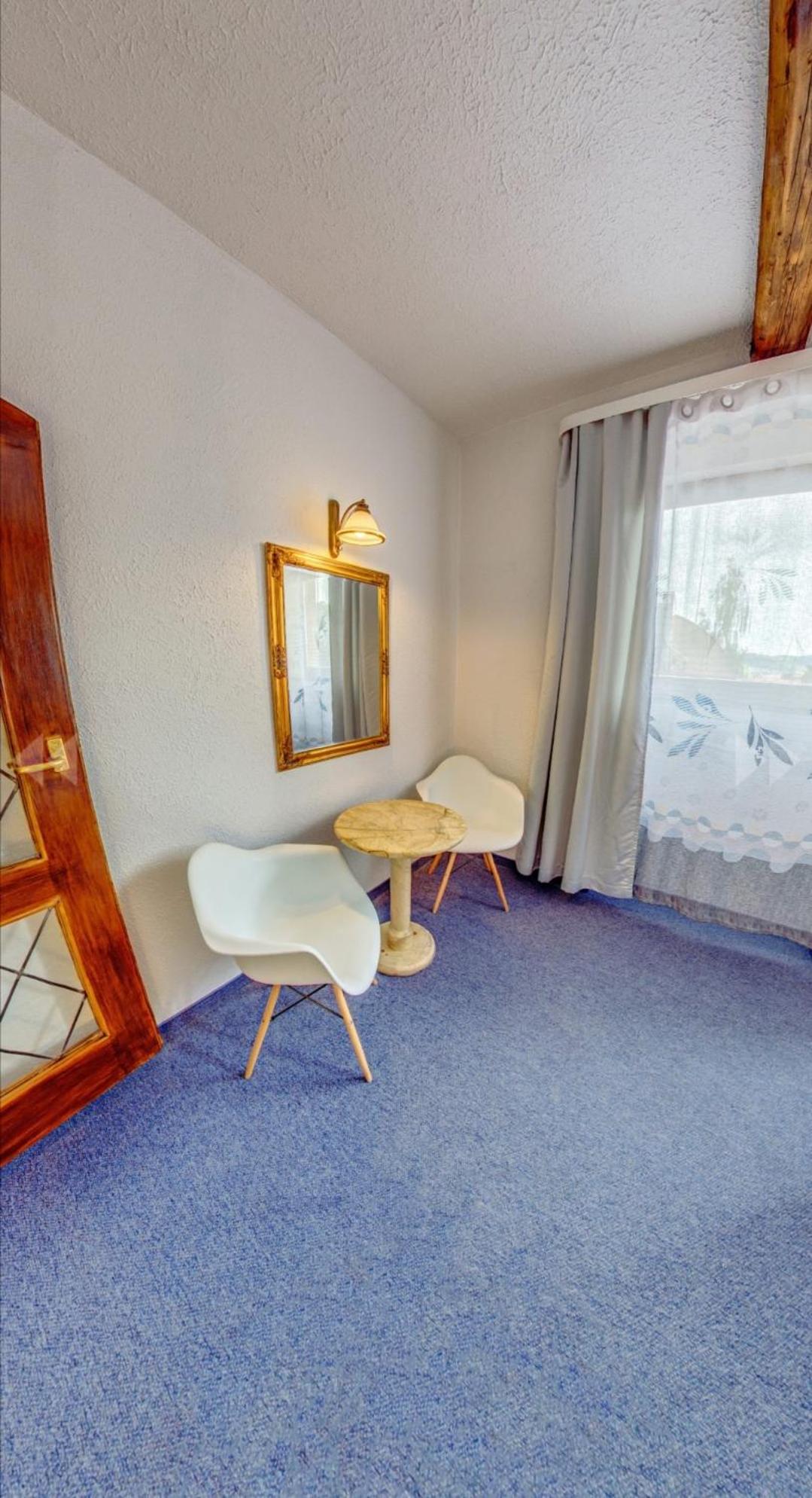 Deluxe Apartment photo 3