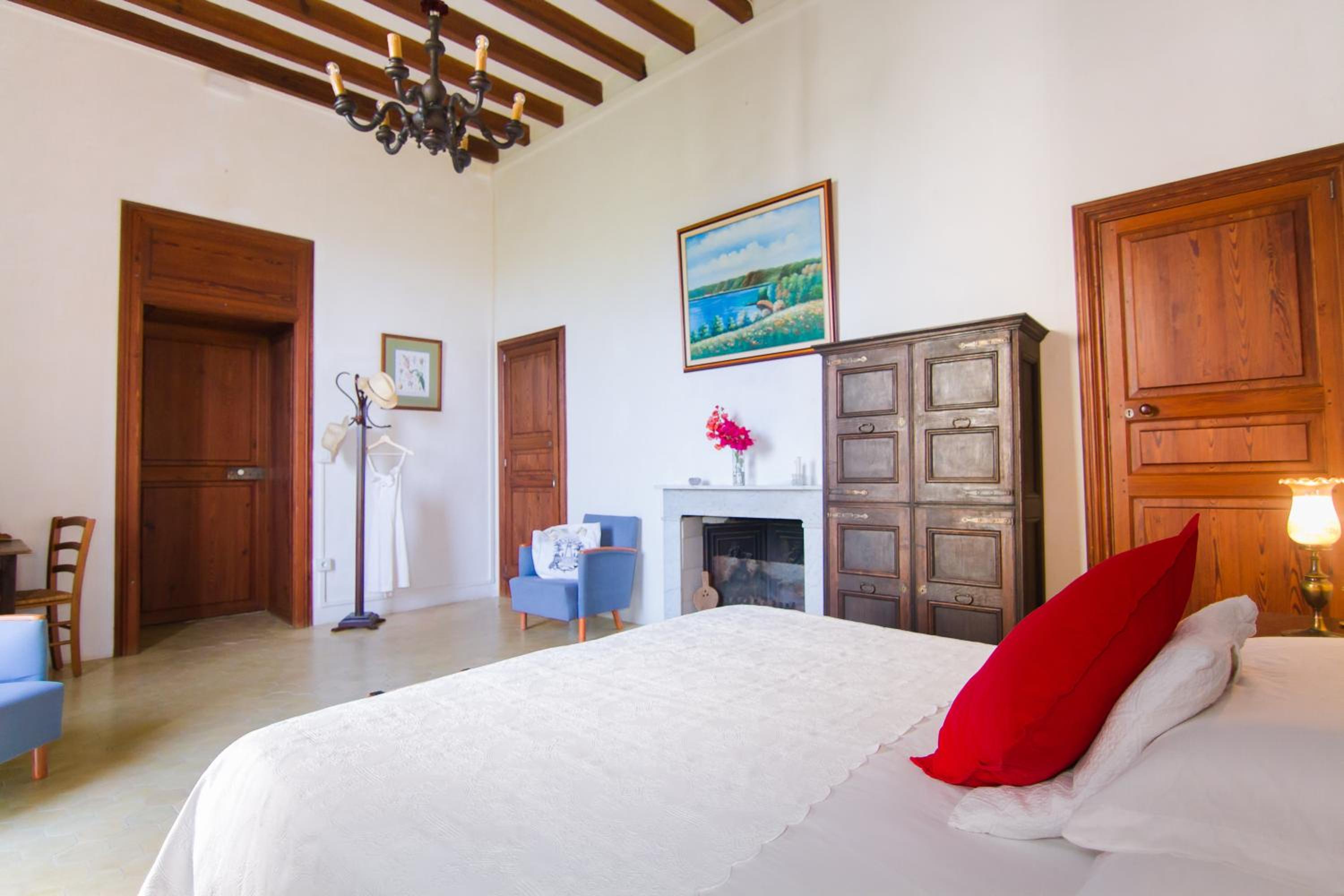 Double Room with Shared Bathroom photo 3
