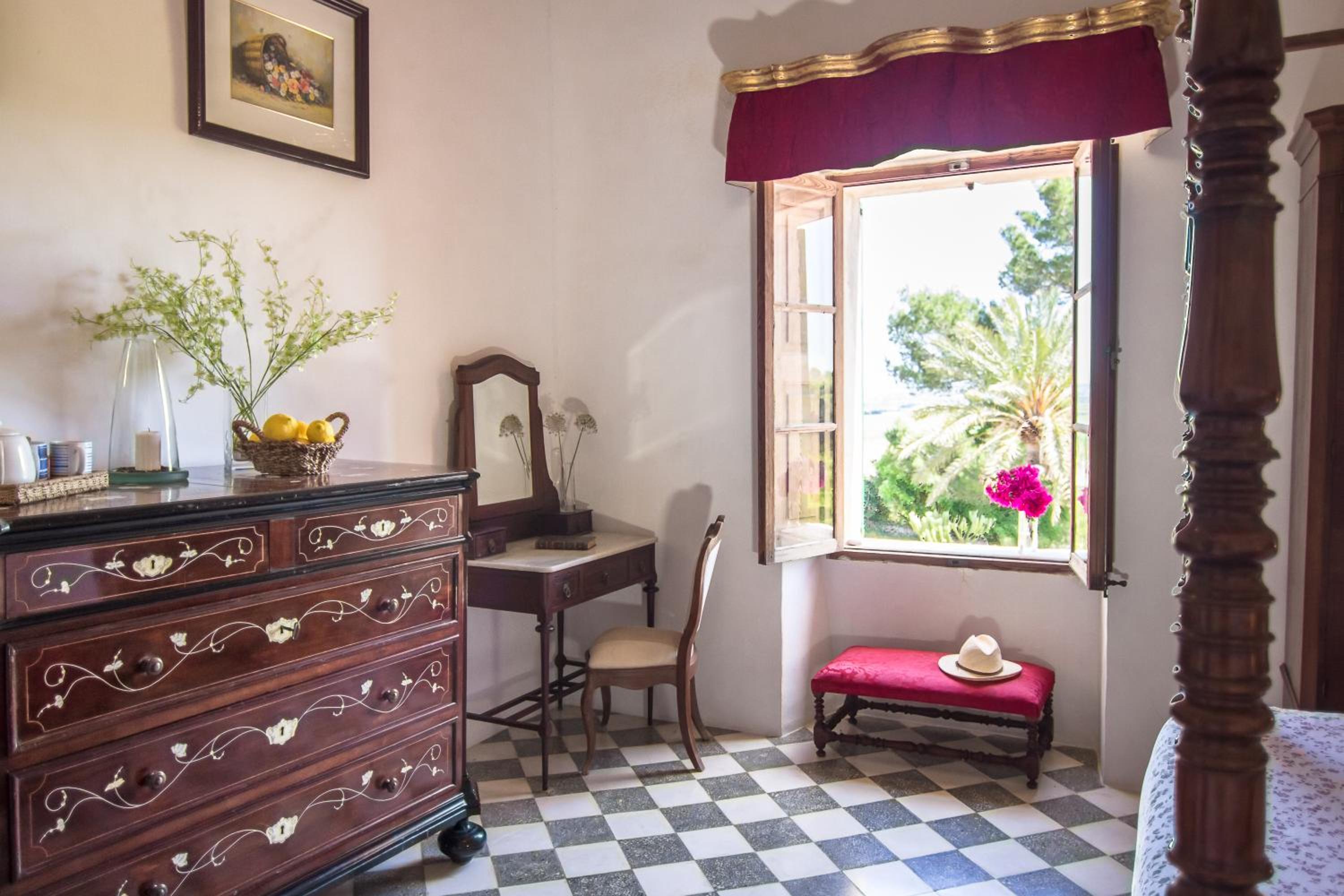 Habitación Doble Económica con Baño Compartido Externo