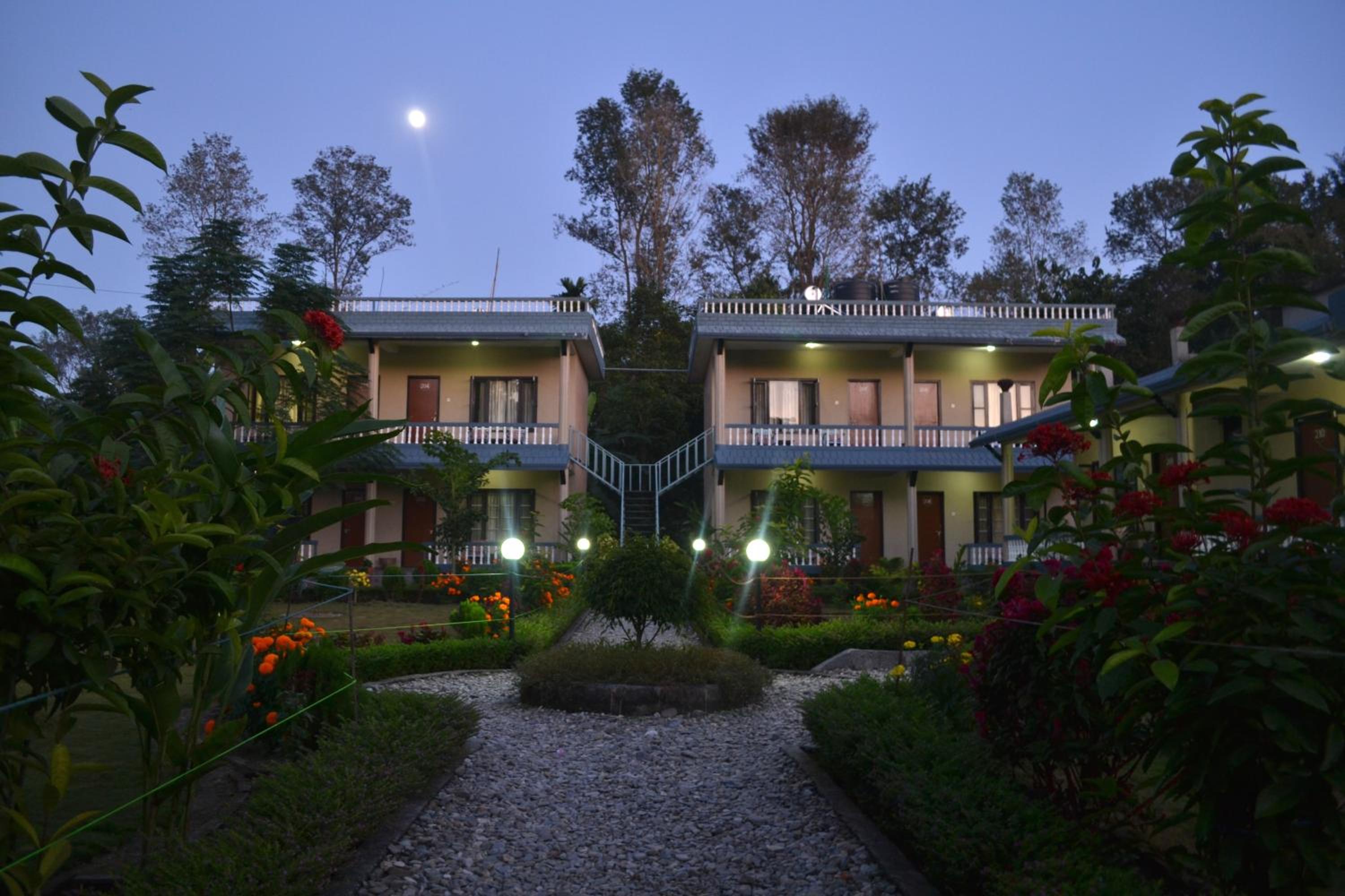 Deluxe Double or Twin Room with Garden View photo 2