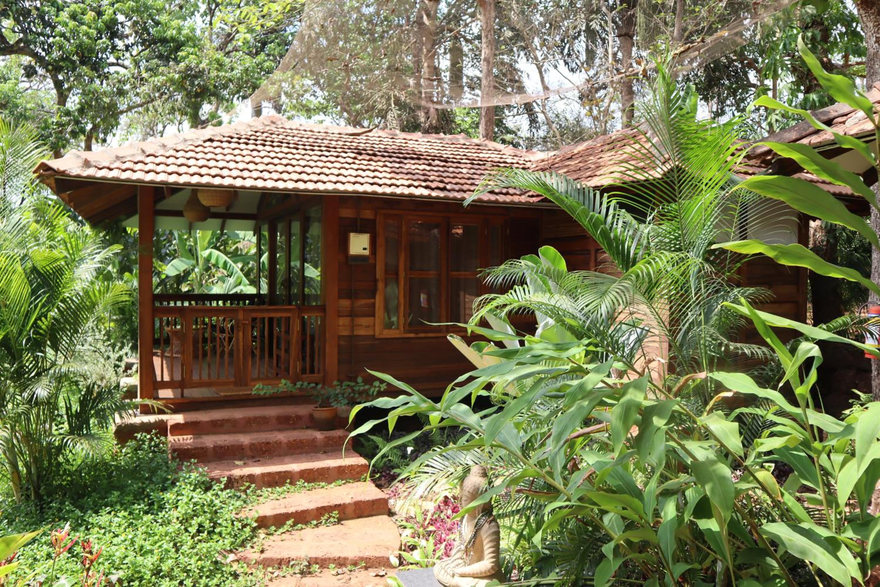 Queen Cottage with Balcony - Photo 26