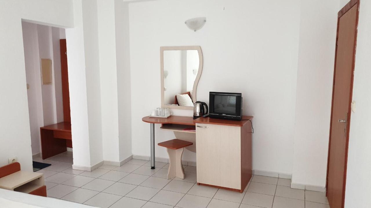 Two-Bedroom Apartment photo 2