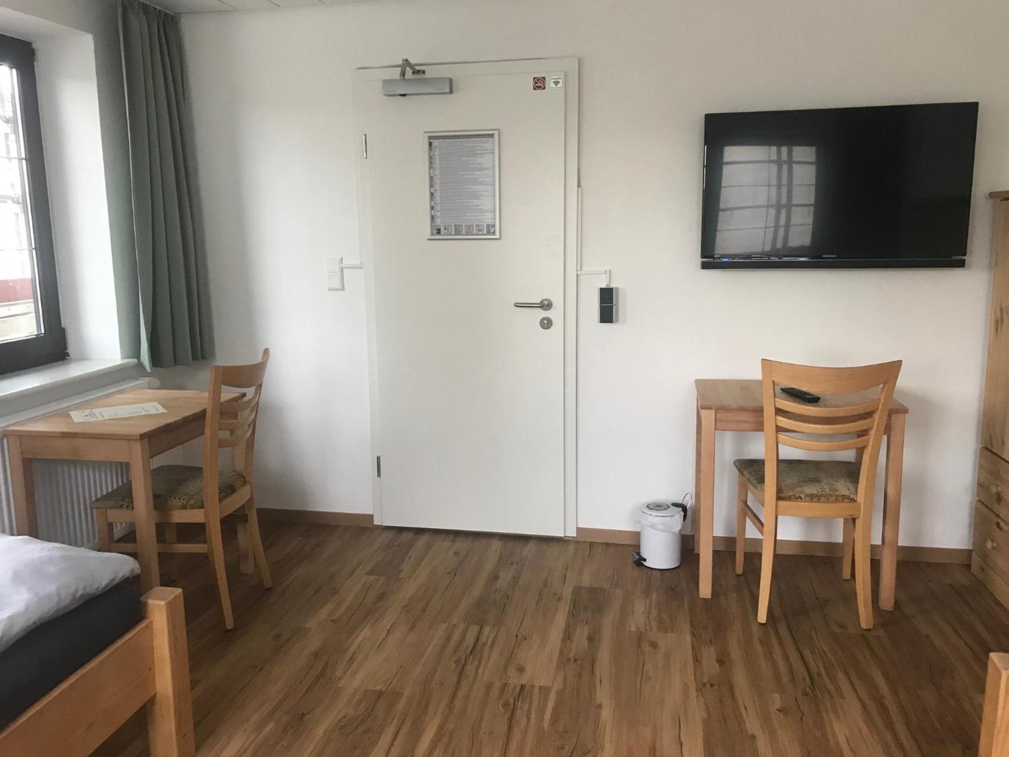 Standard Twin Room with Shared Bathroom