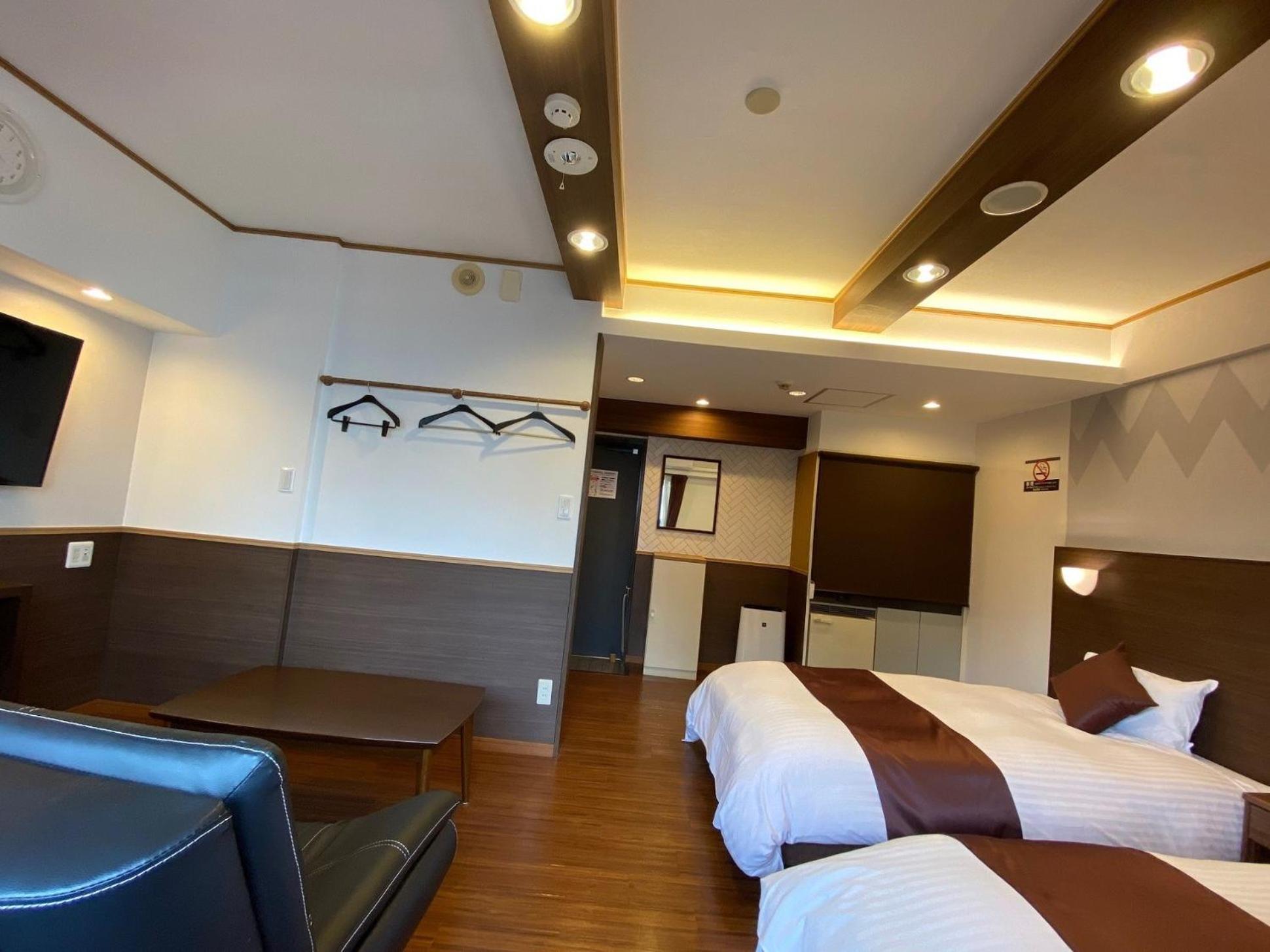 Twin Room - Photo 2