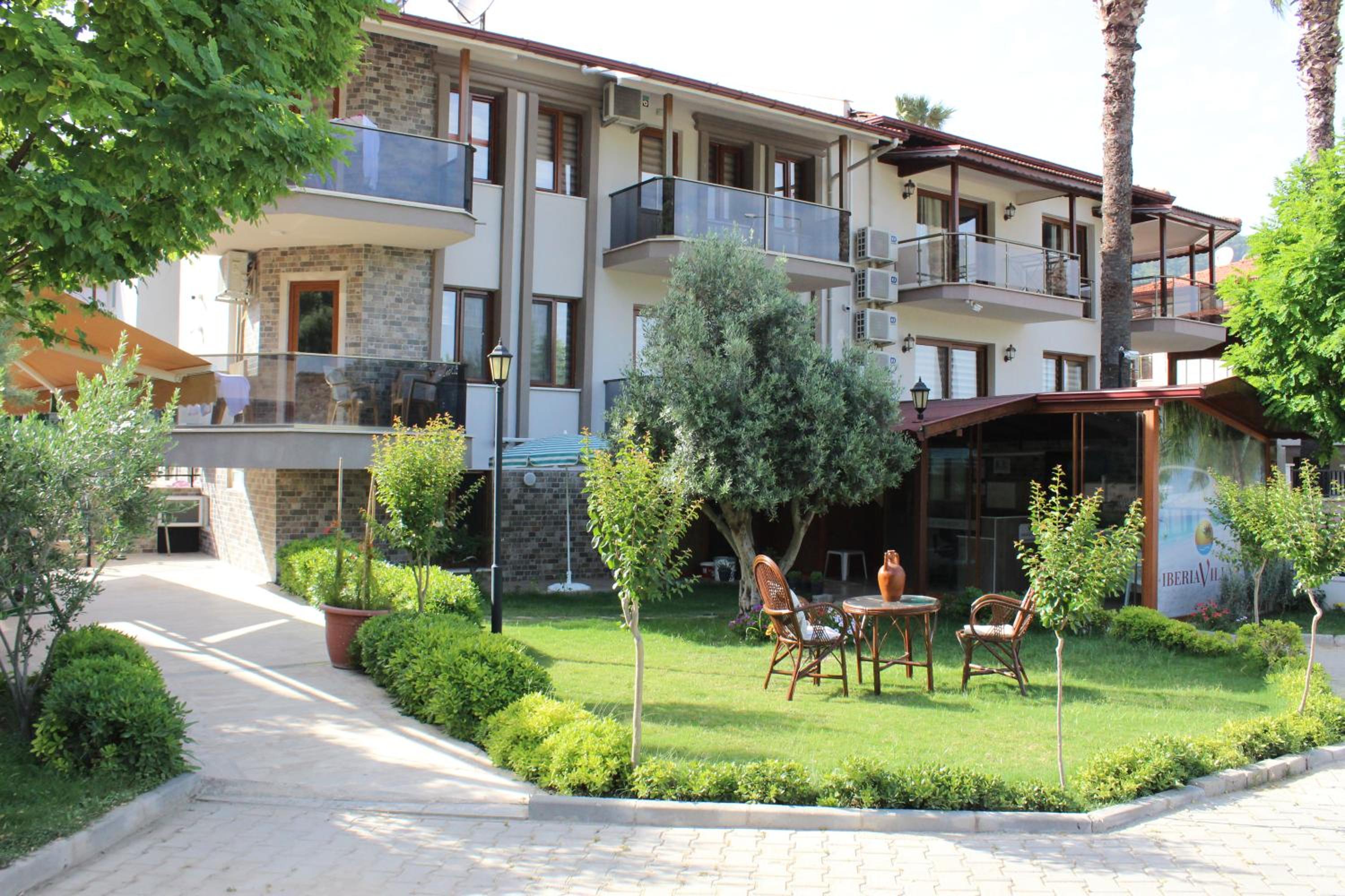 Two-Bedroom Villa - Photo 2
