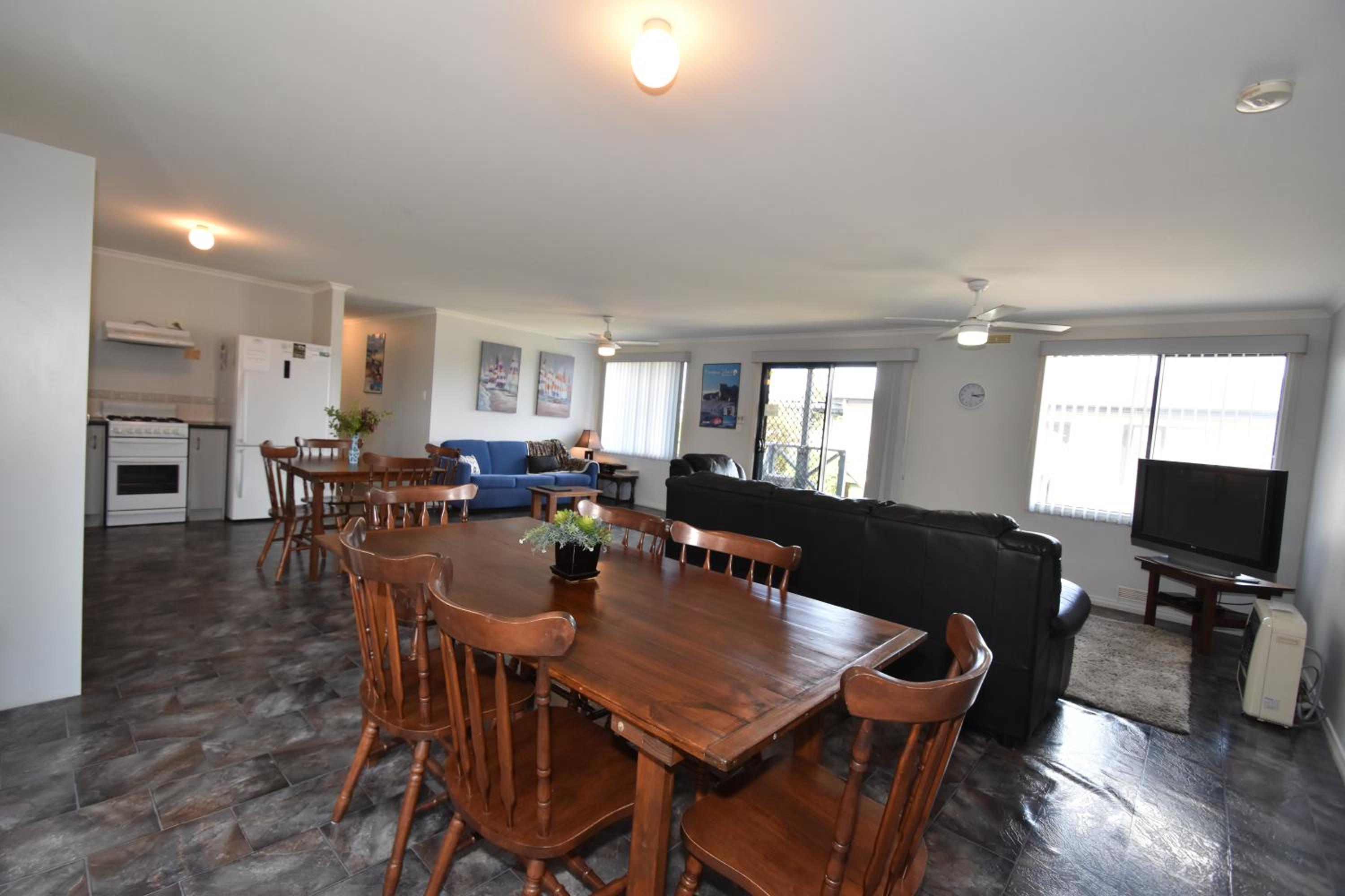 Four-Bedroom House photo 3