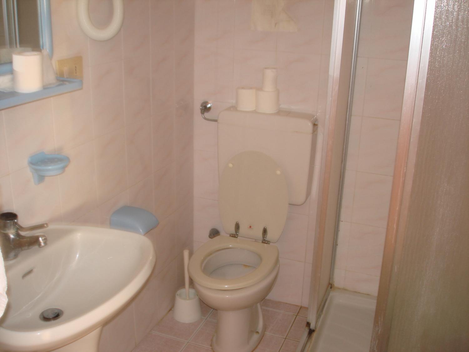 Double Room - Photo 4