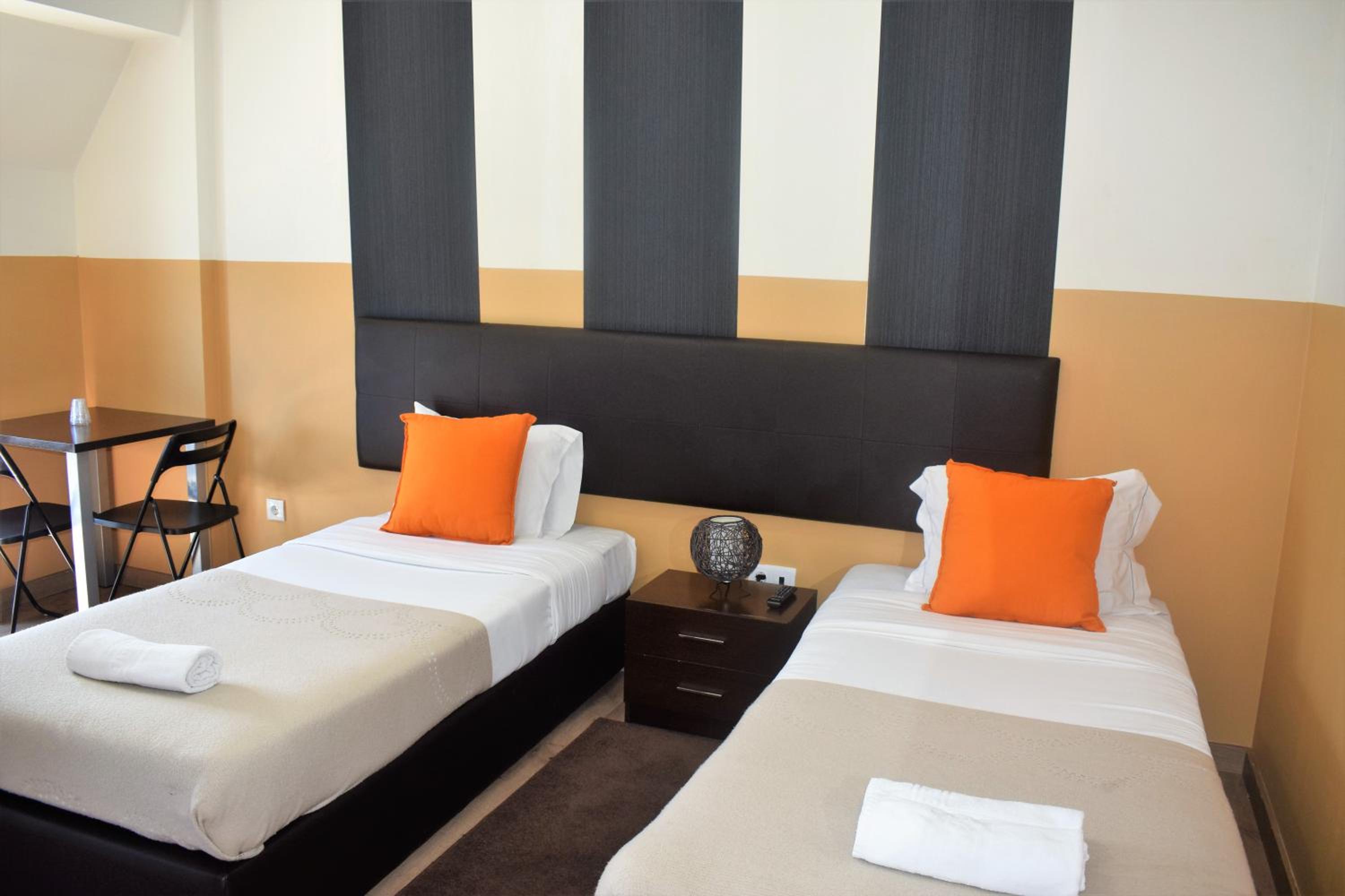 Standard Twin Room with Shared Bathroom and Terrace photo 2