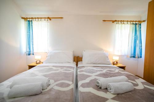 One-Bedroom Apartment with Balcony