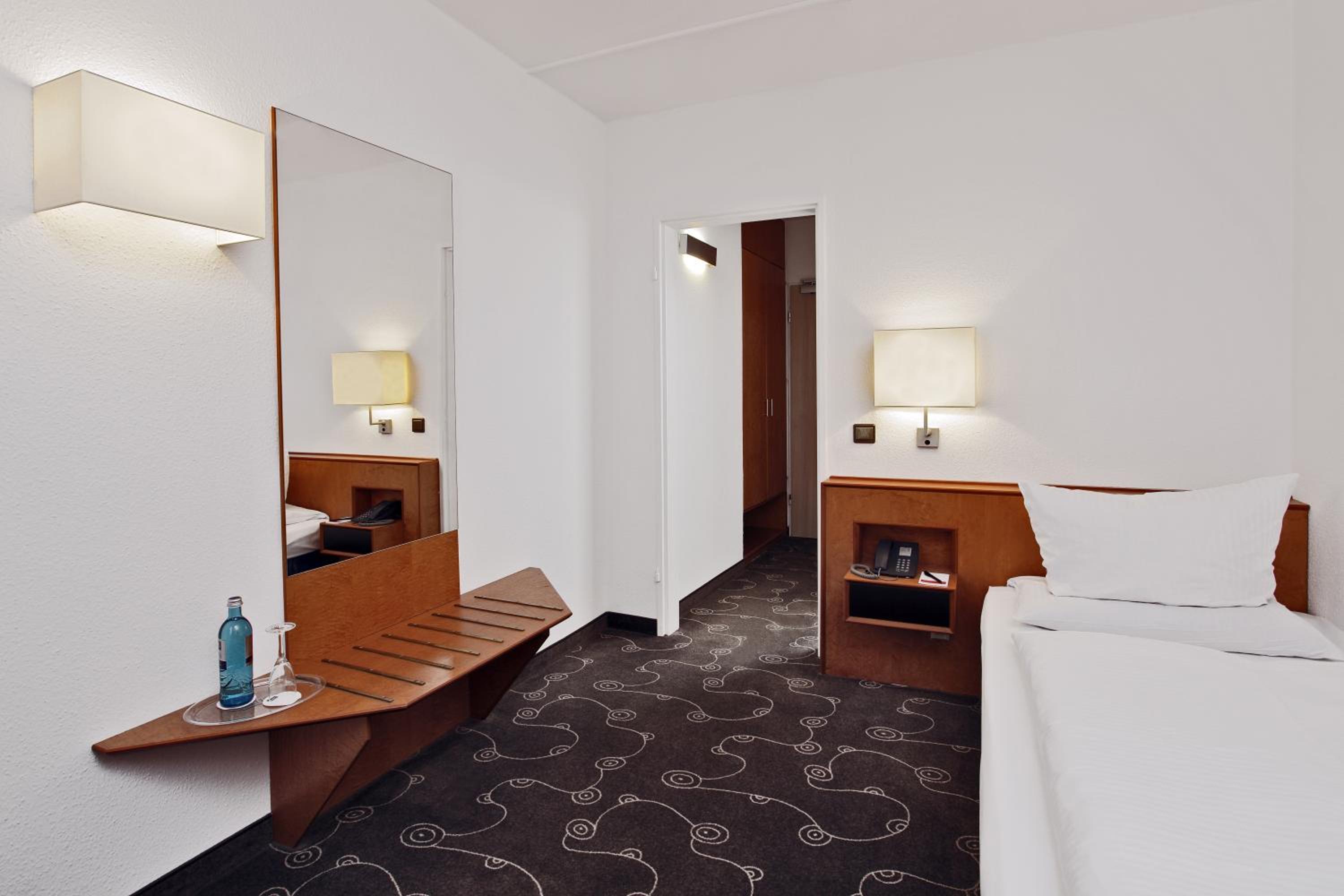 Single Room photo 2