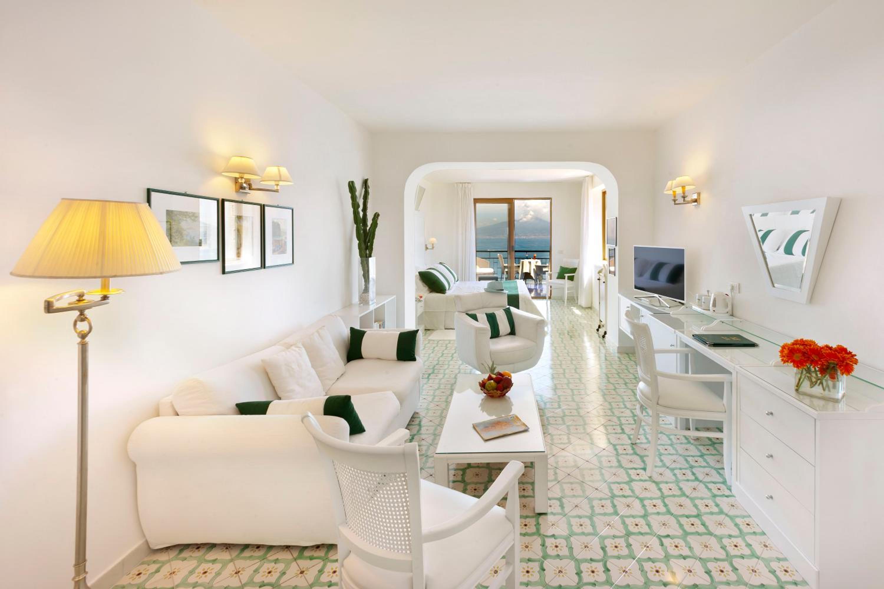 Junior Suite with Balcony and Sea View - Photo 1