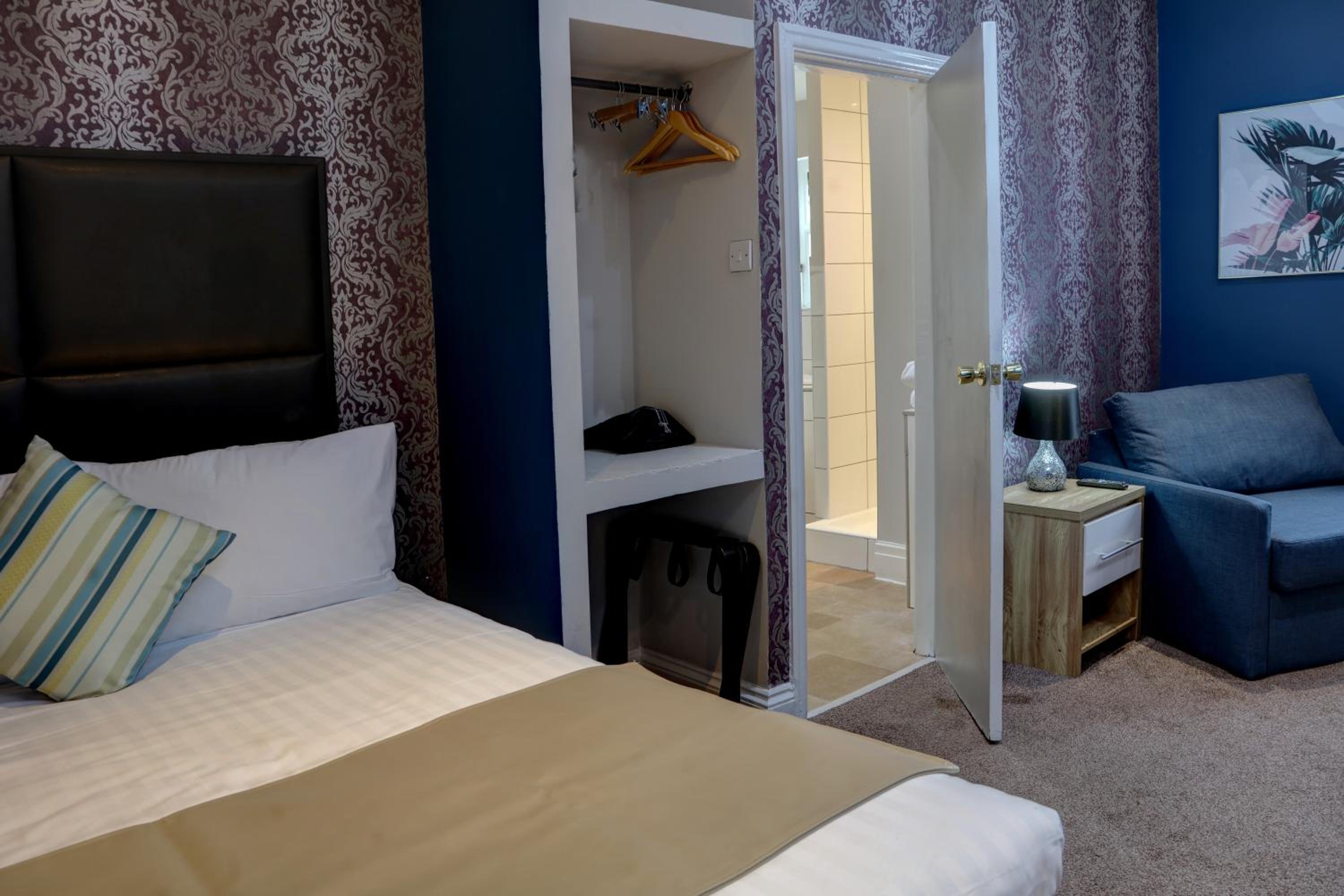 Cottage Room - Photo 9