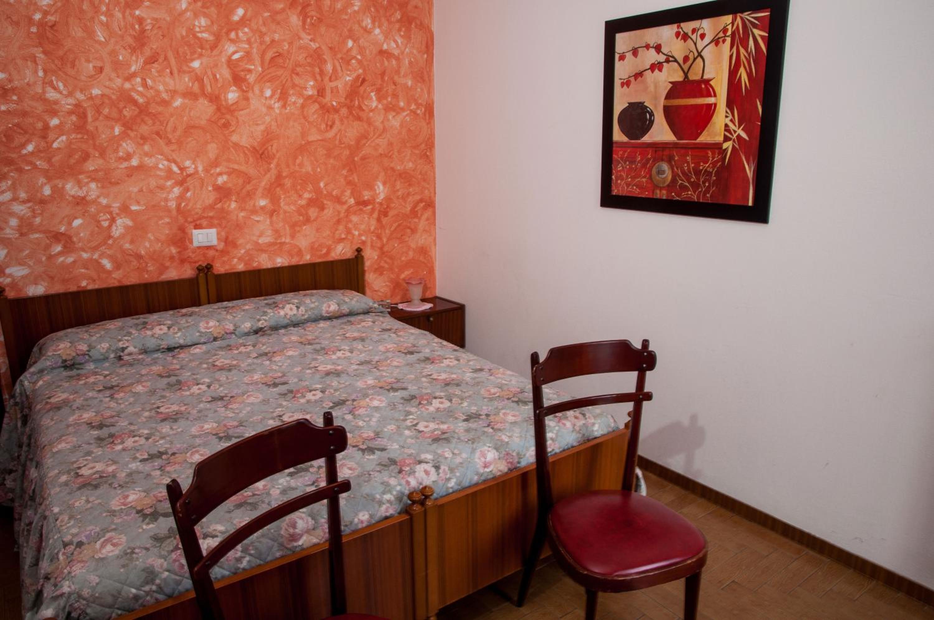 Double or Twin Room photo 3