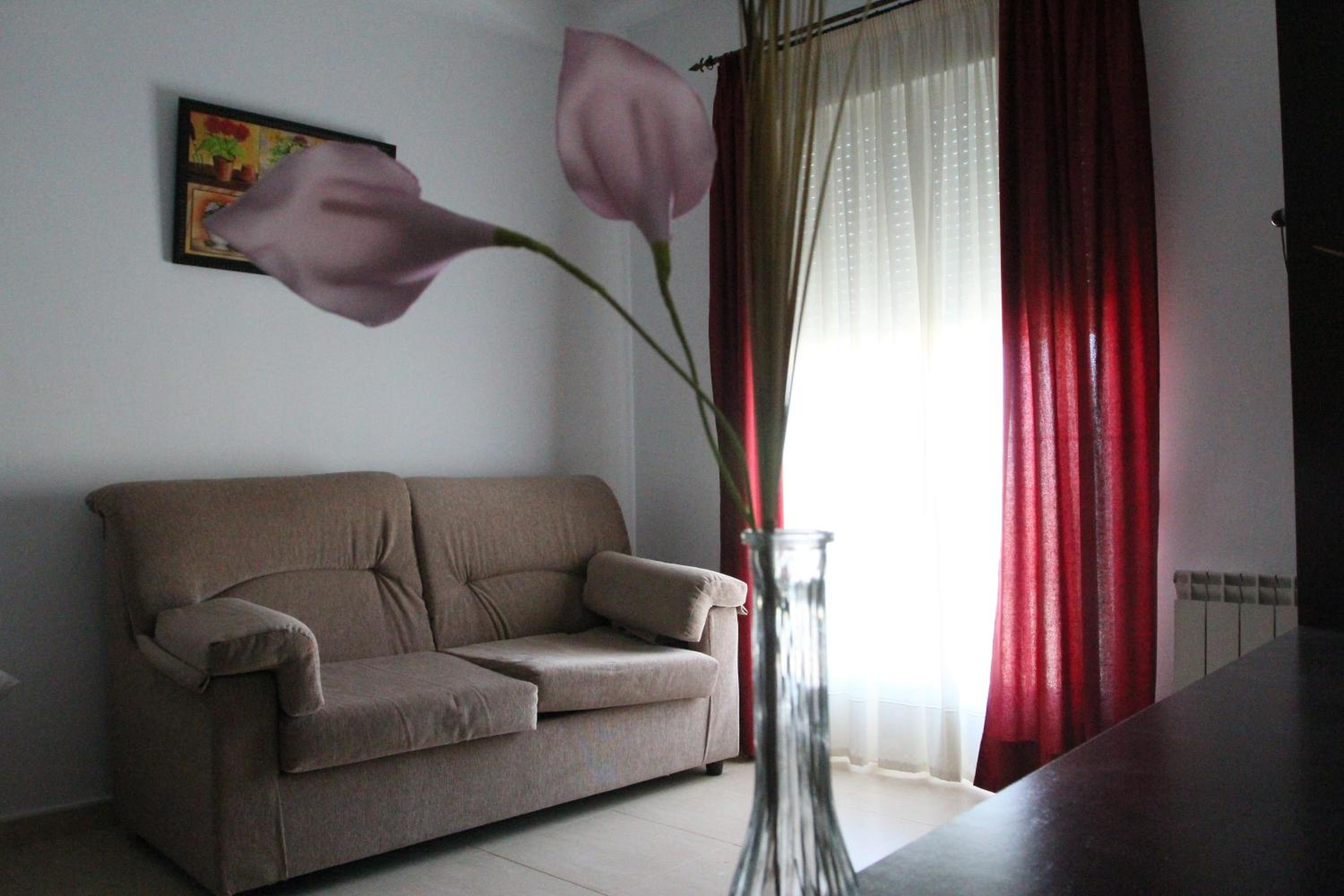One-Bedroom Apartment - Photo 35