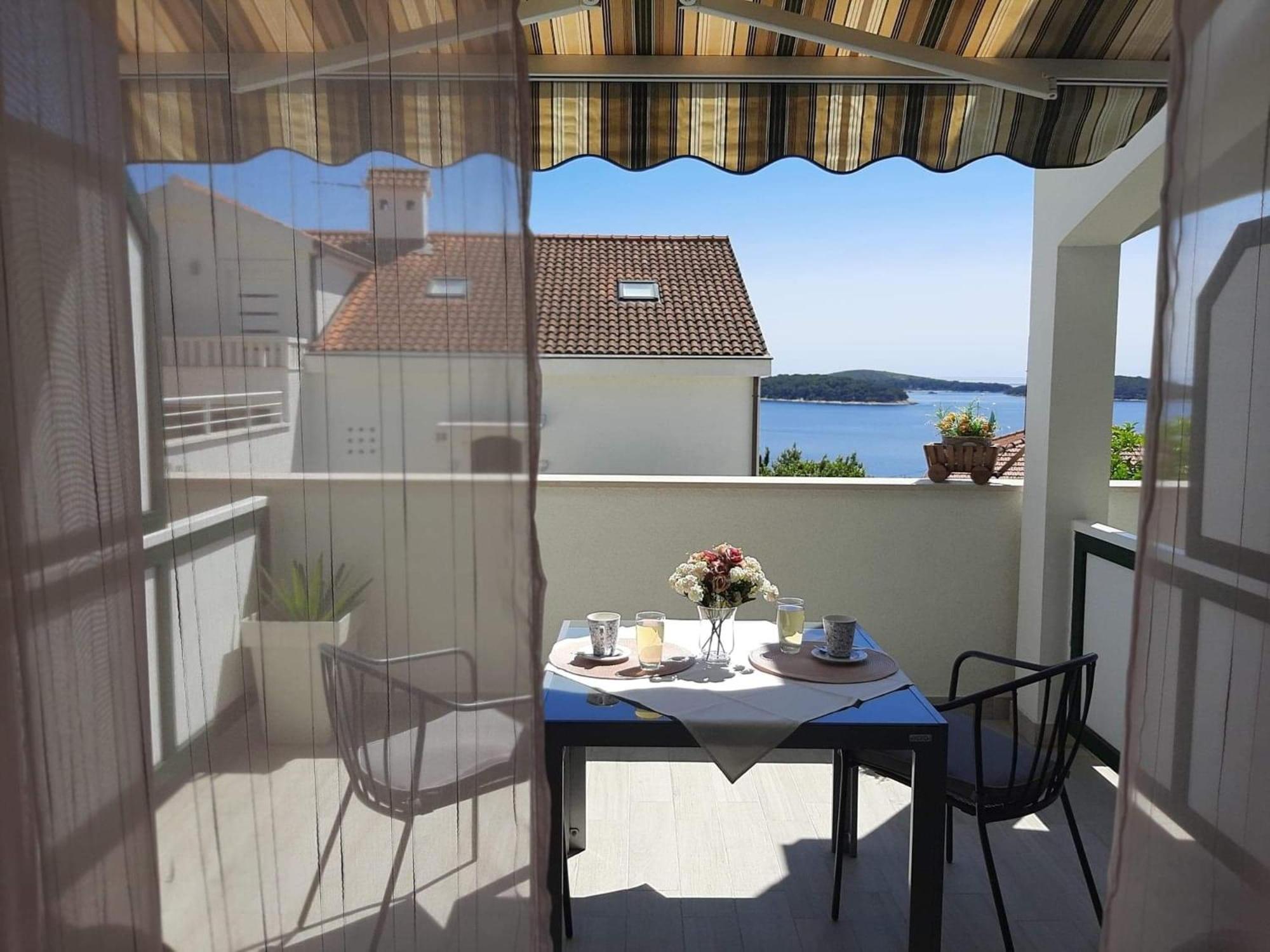 One-Bedroom Apartment with Terrace with Sea View (2 Adults) photo 2