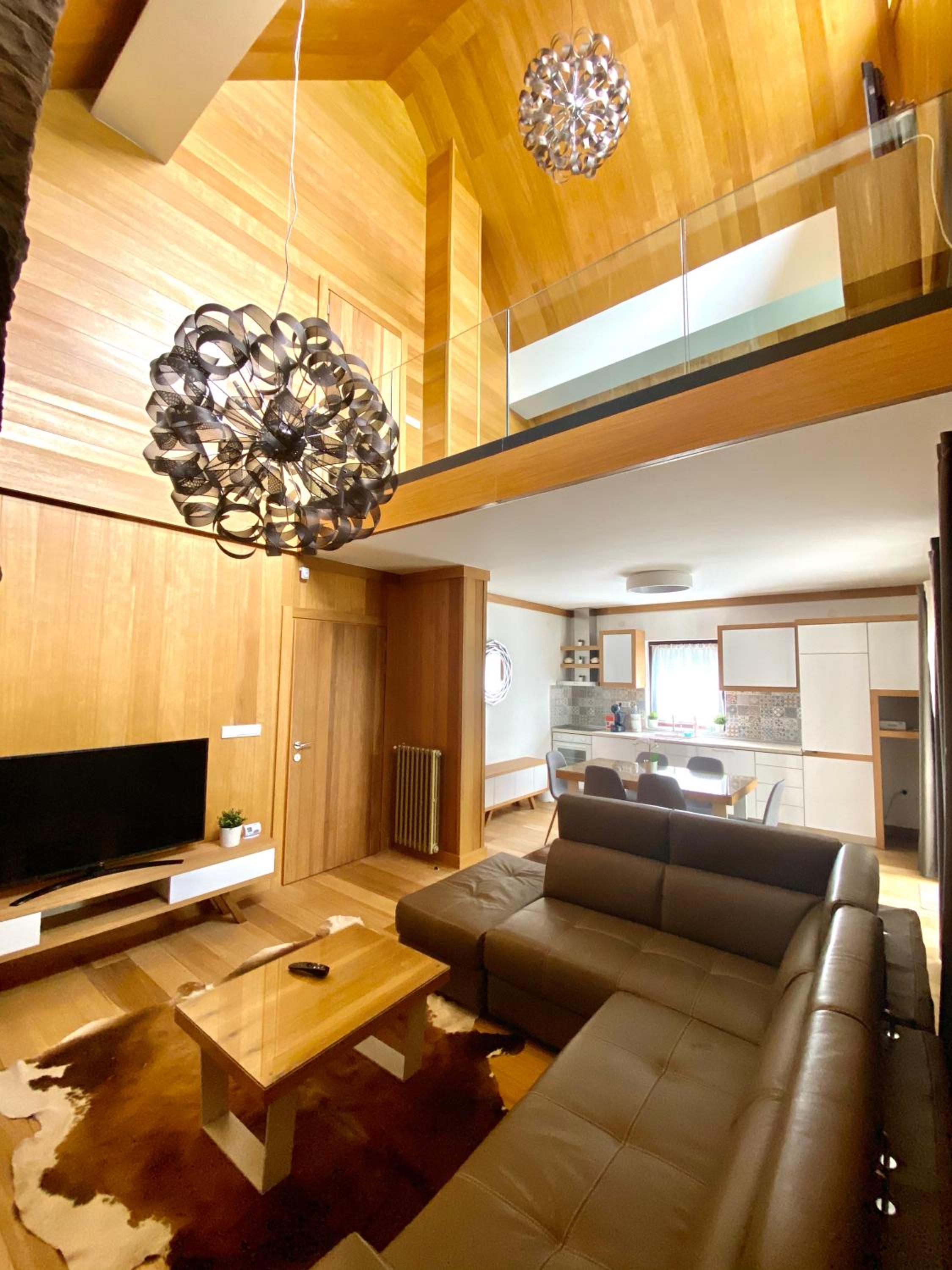 Three-Bedroom Apartment - Photo 9
