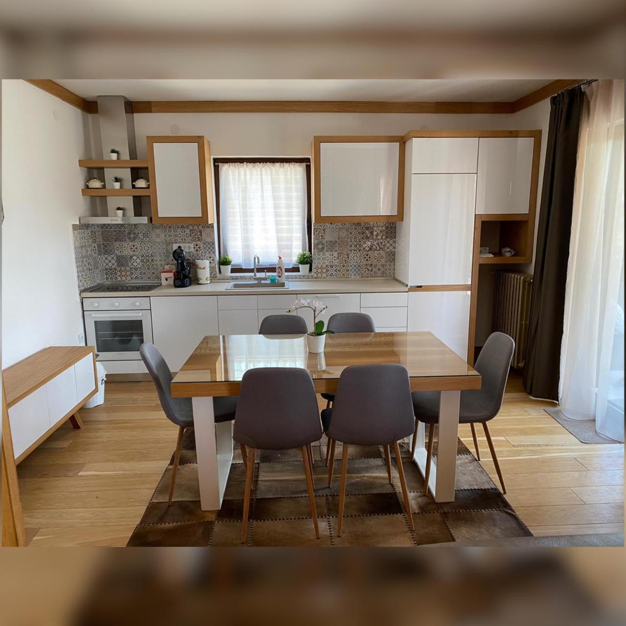 Three-Bedroom Apartment - Photo 10
