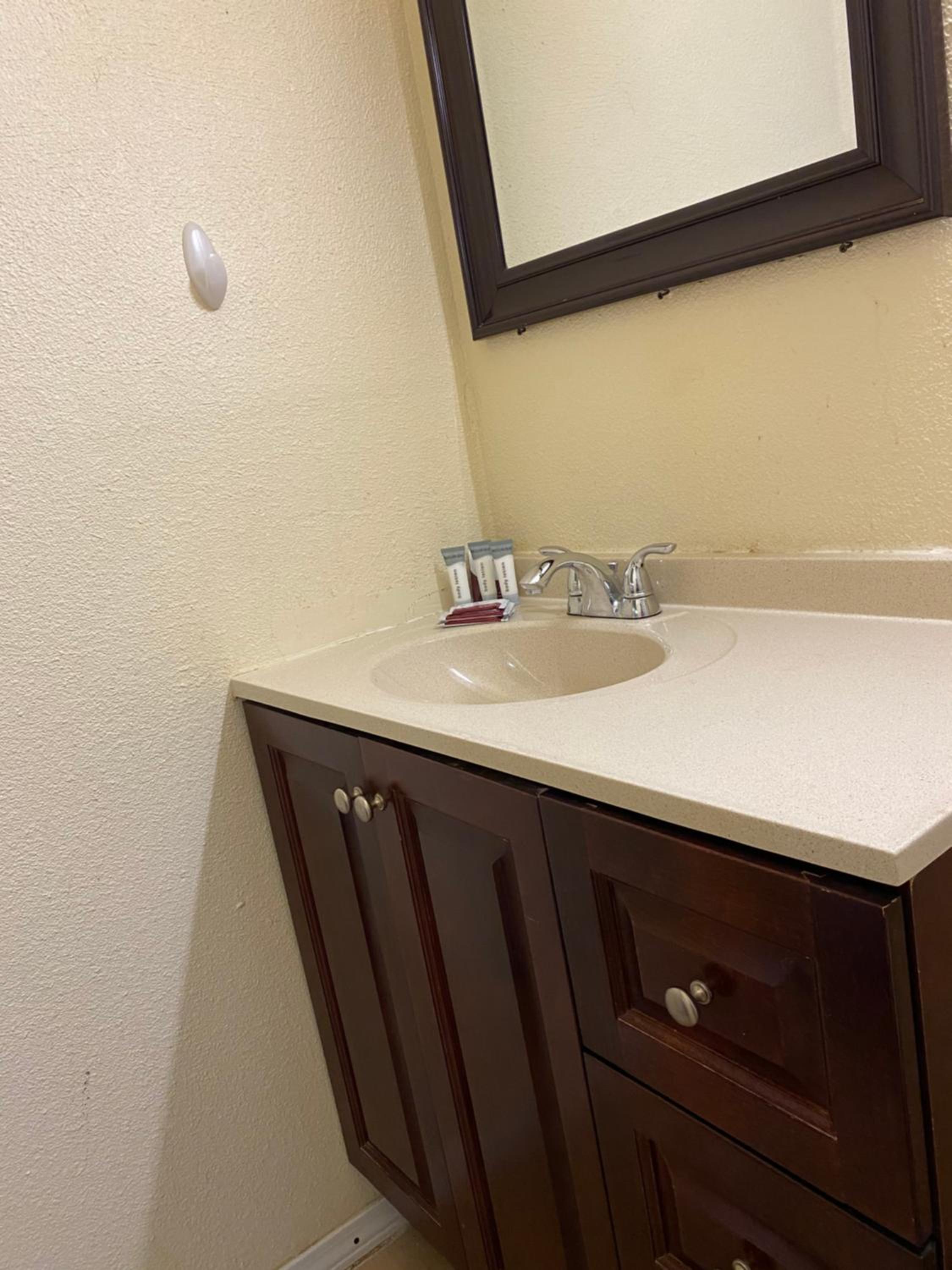 Deluxe Triple Room - Photo 8