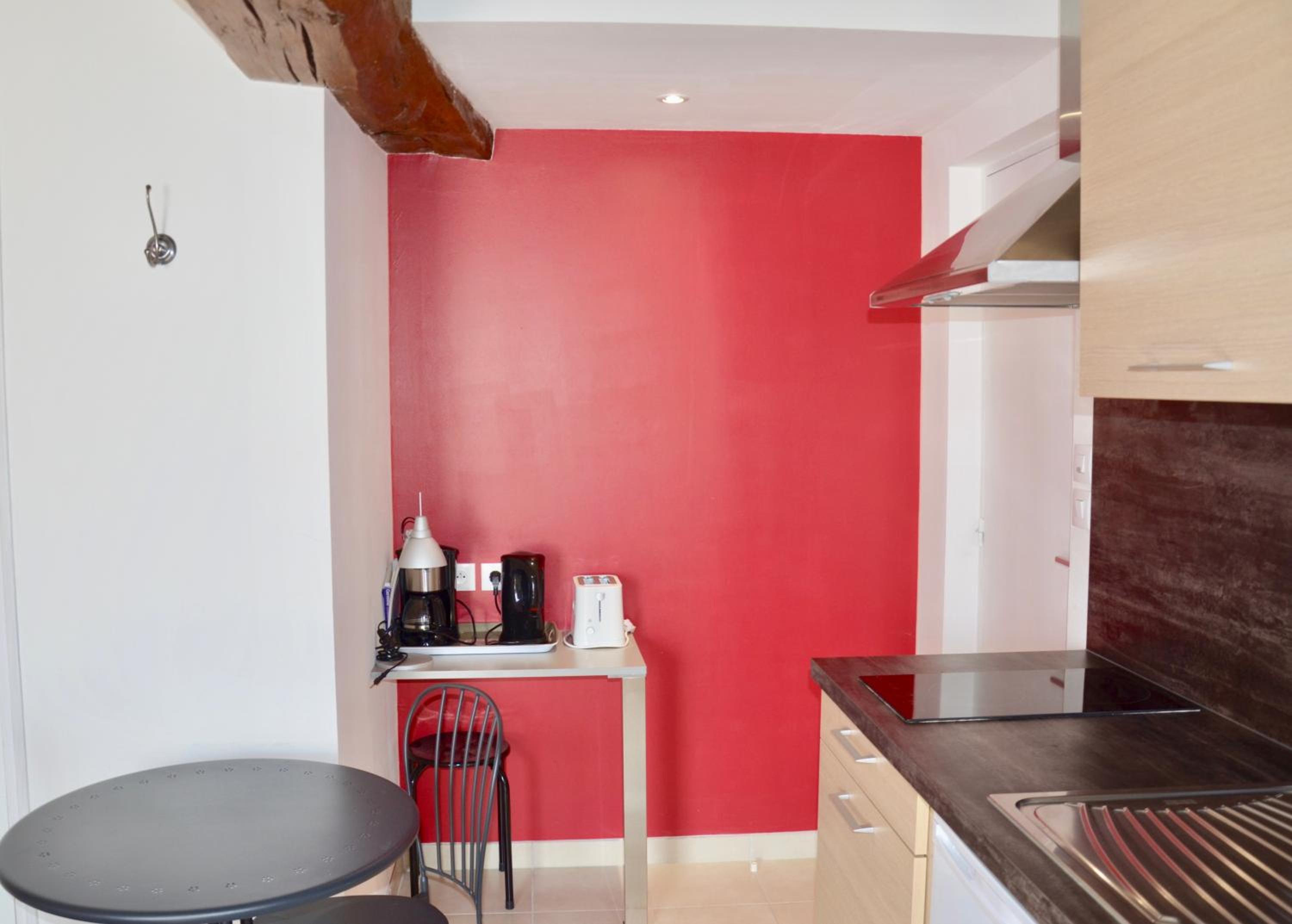 Studio Apartment - Photo 5