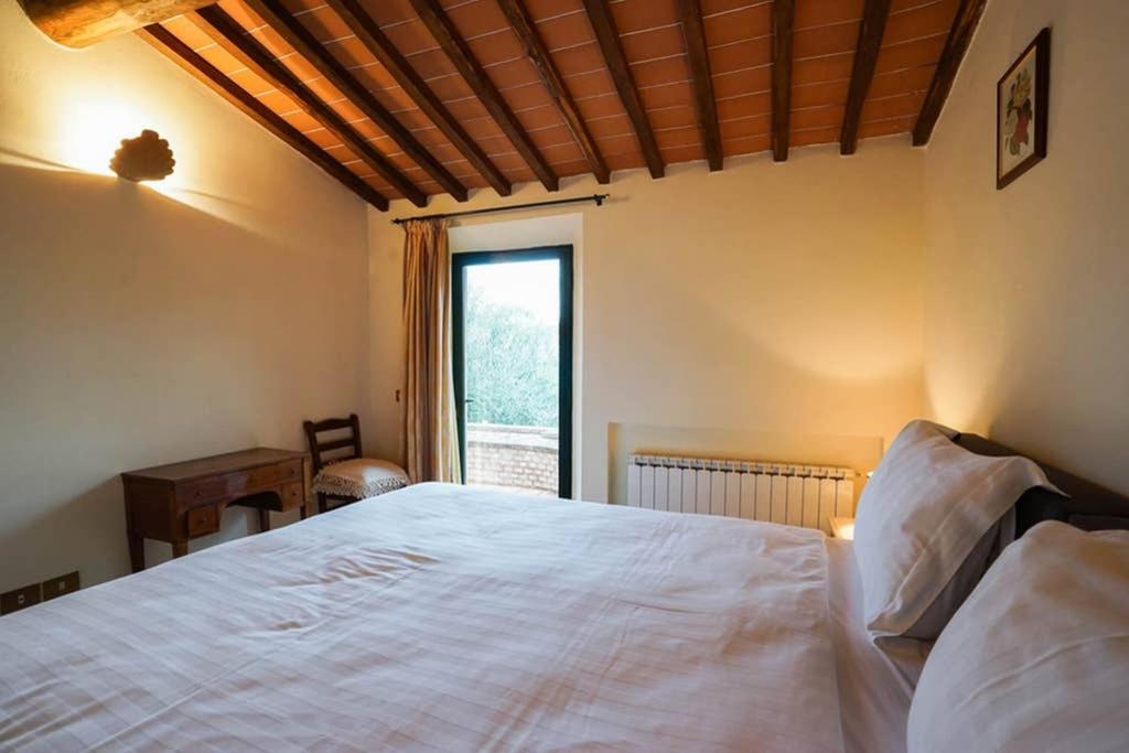 Four-Bedroom House photo 2