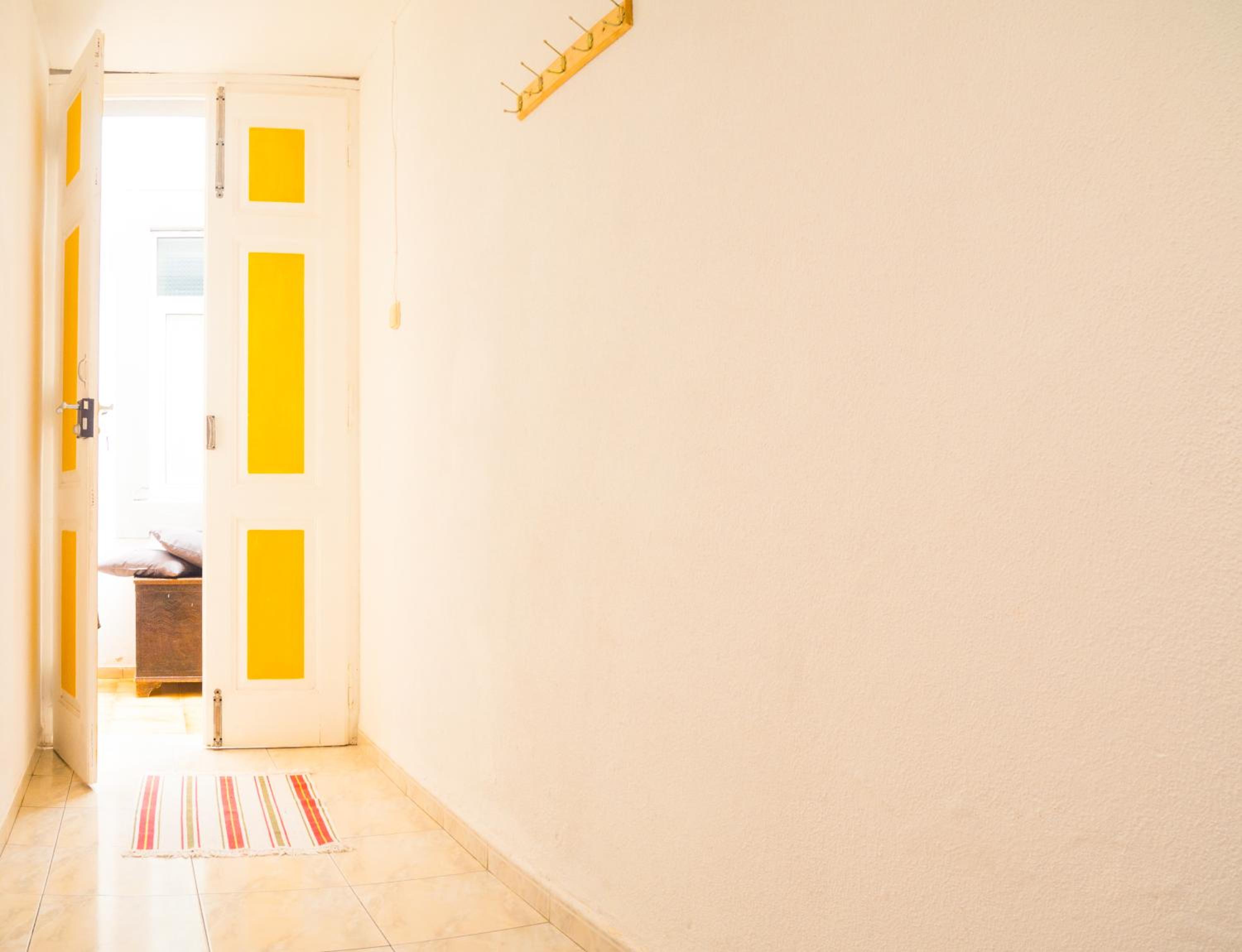 Double Room with Private Bathroom - Photo 10