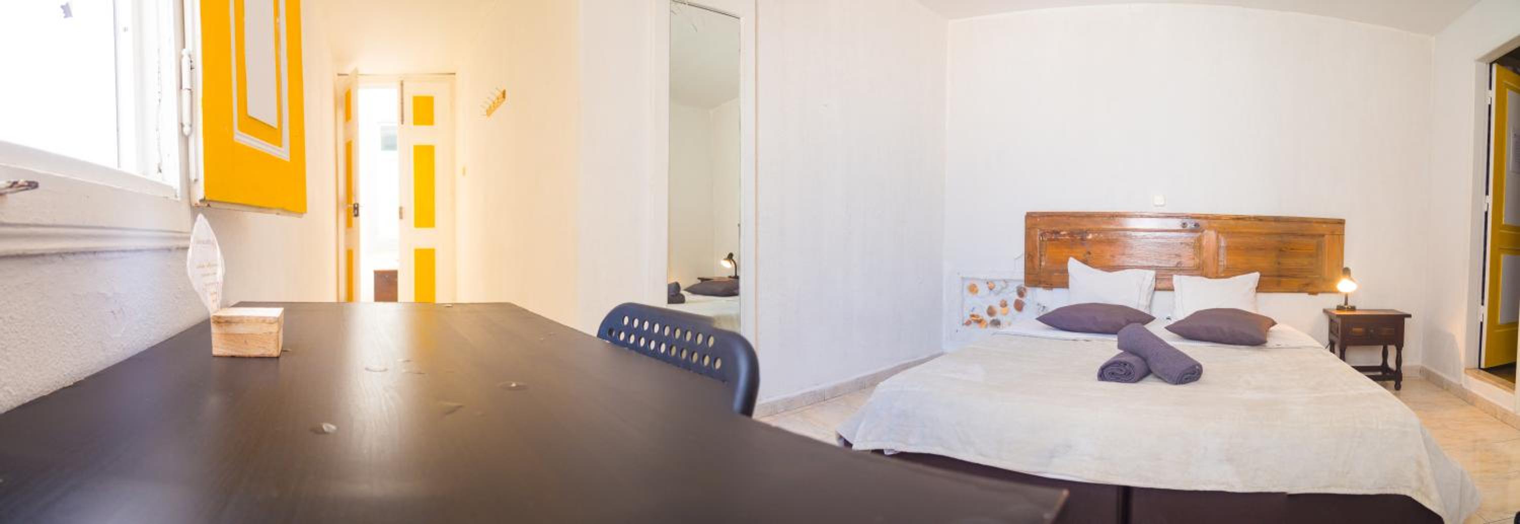 Double Room with Private Bathroom - Photo 4