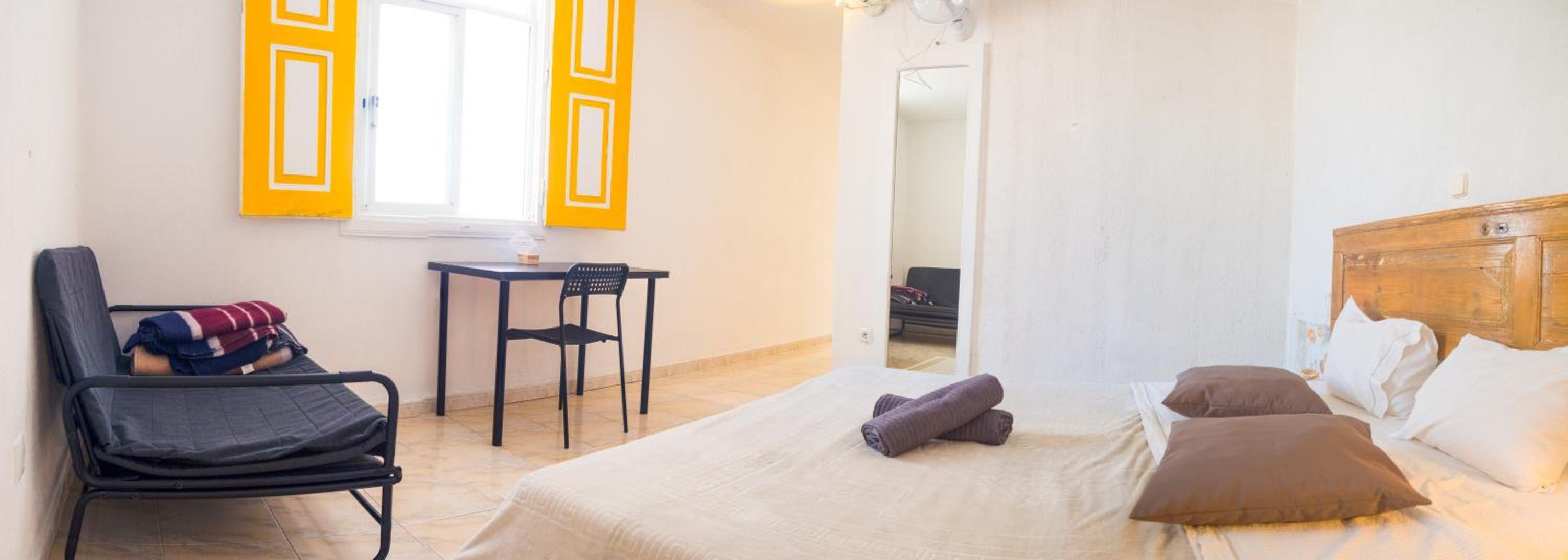 Double Room with Private Bathroom - Photo 3