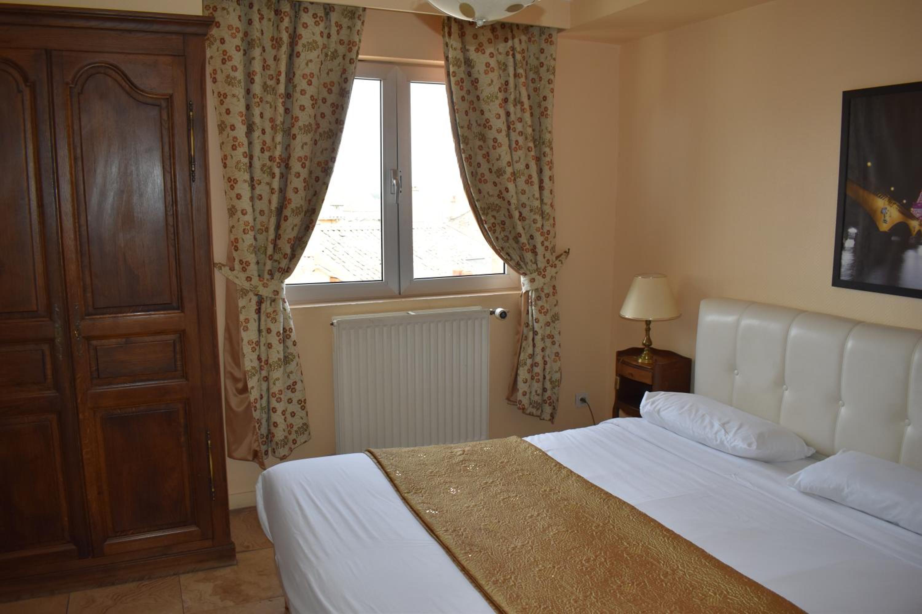 Double Room - Photo 3