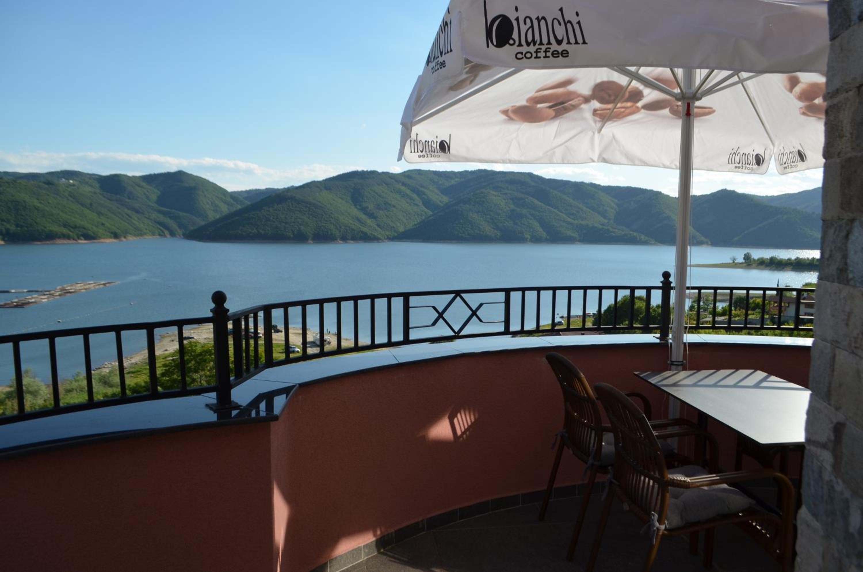 Superior Double or Twin Room with Lake View photo 2