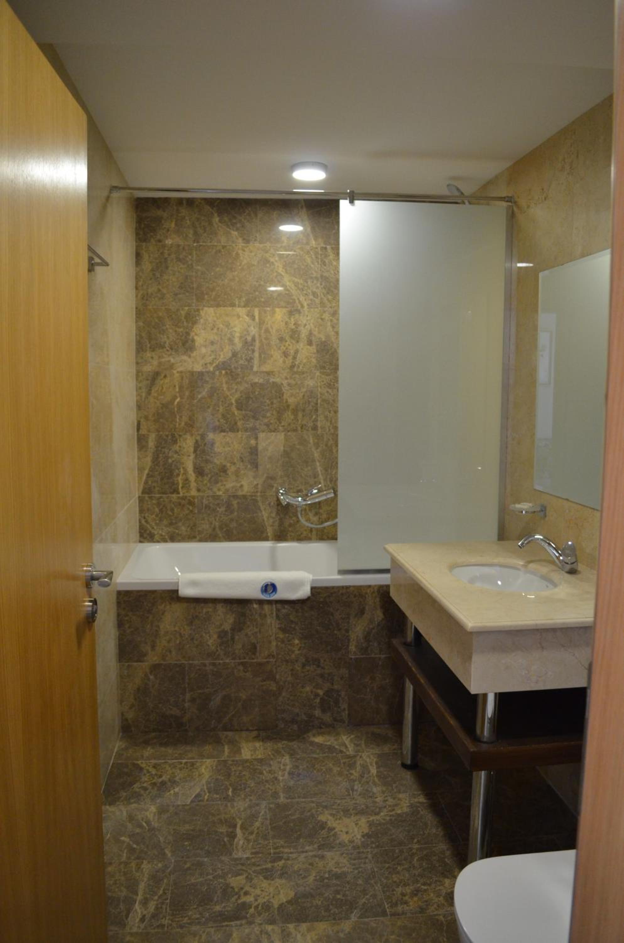 Apartment with Lake View photo 2