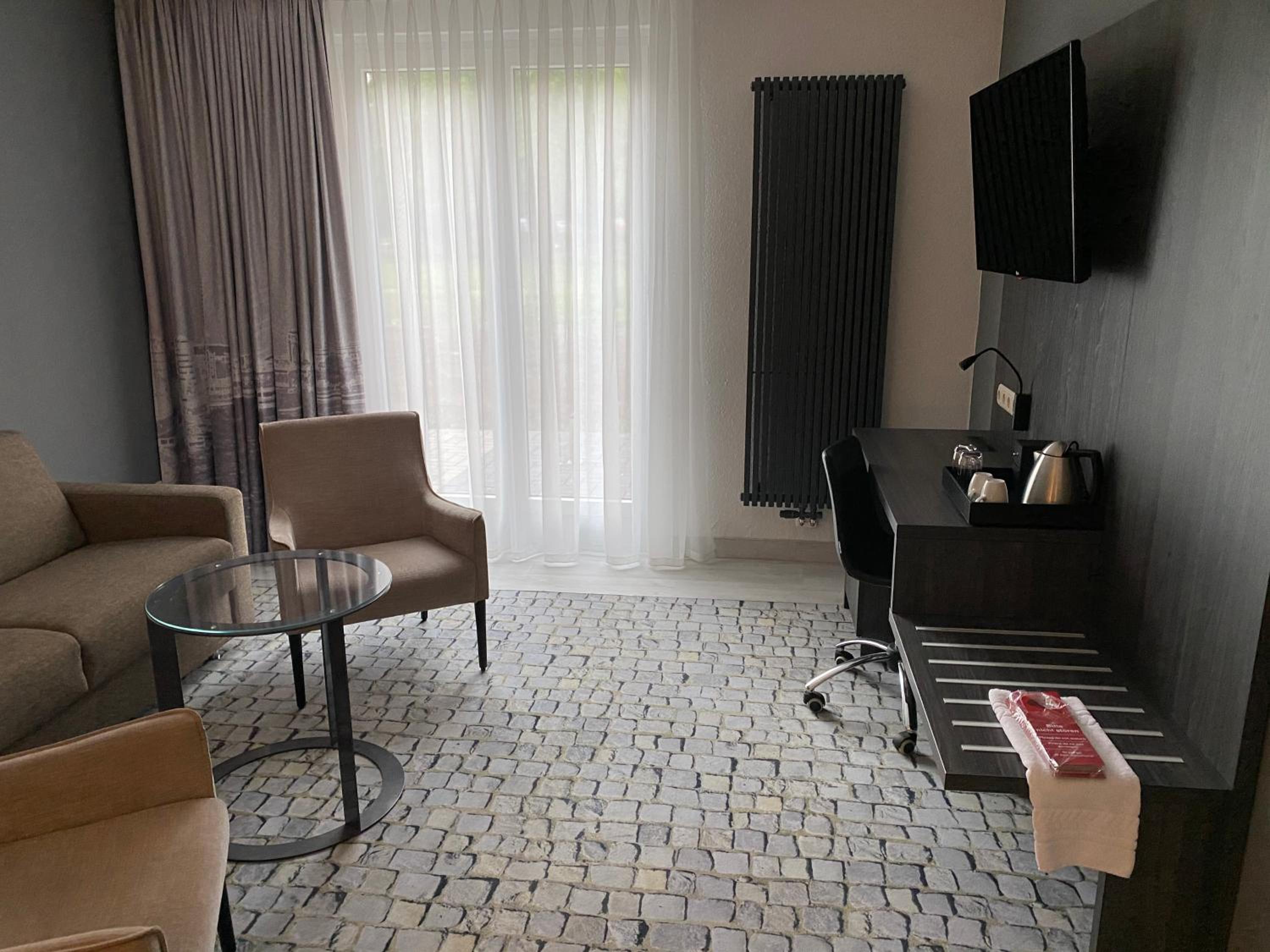 Family Room with Terrace - Photo 5
