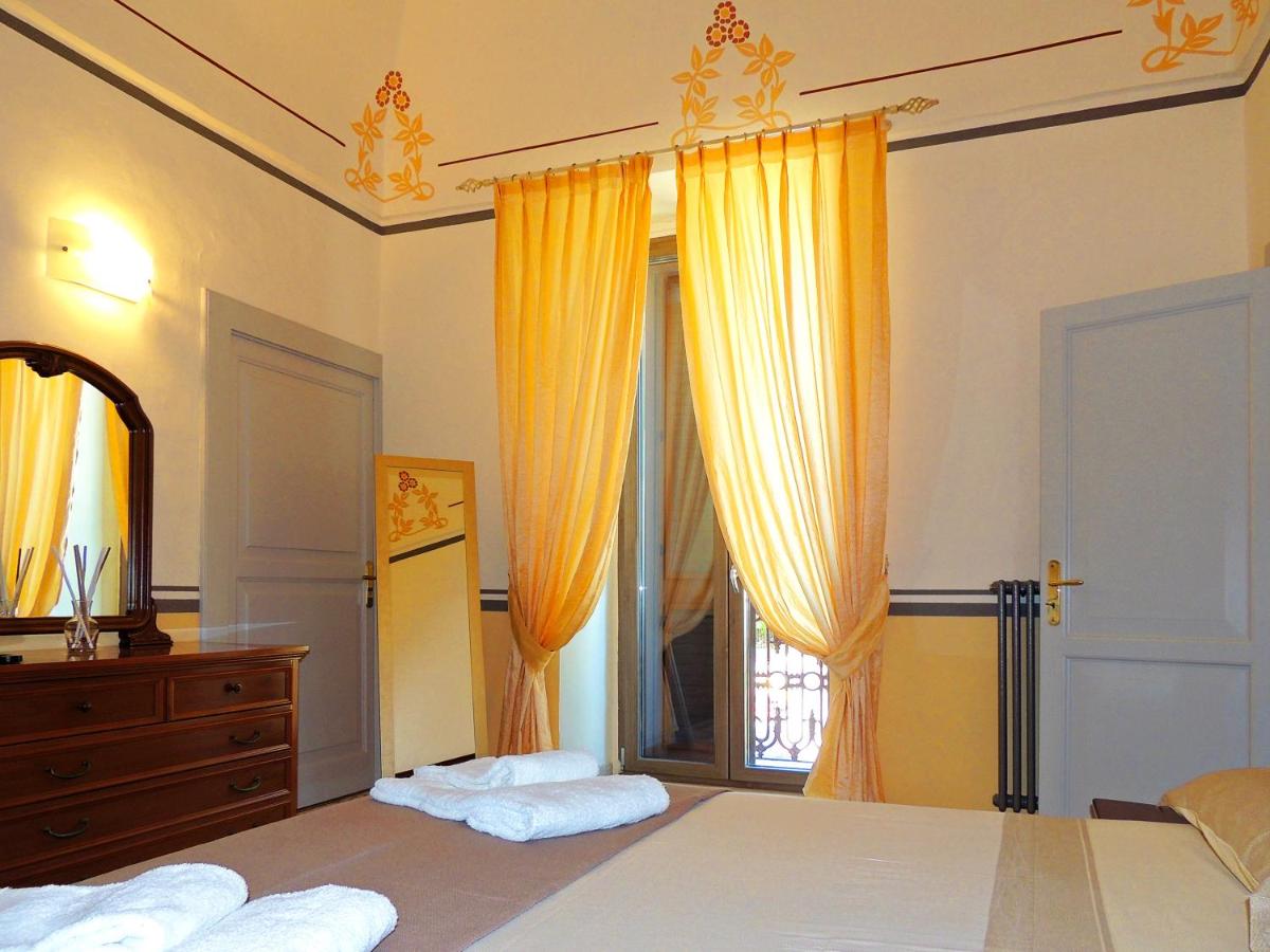Queen Room with Balcony photo 2