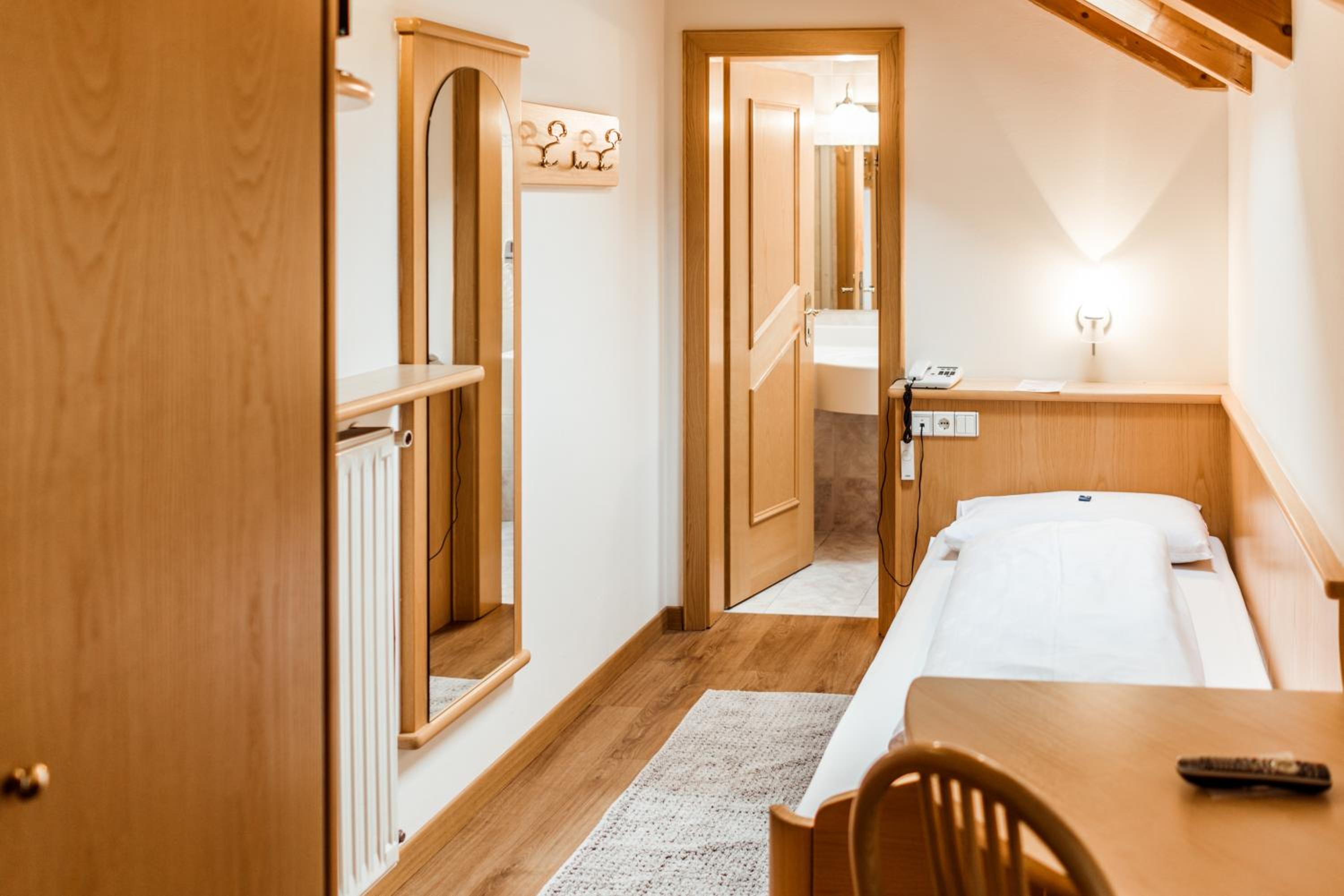 Single Room with Balcony photo 3