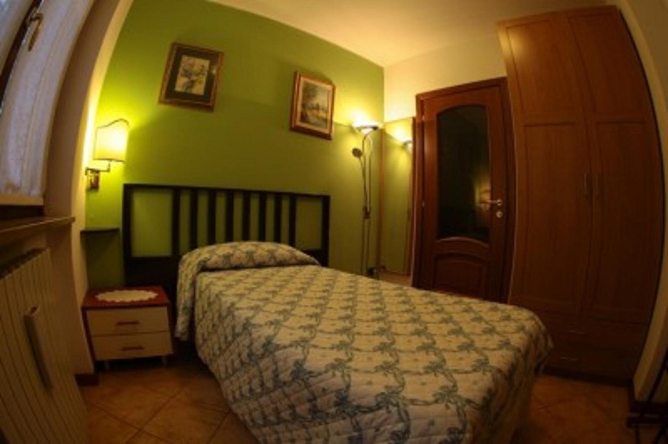 Single Room photo 1