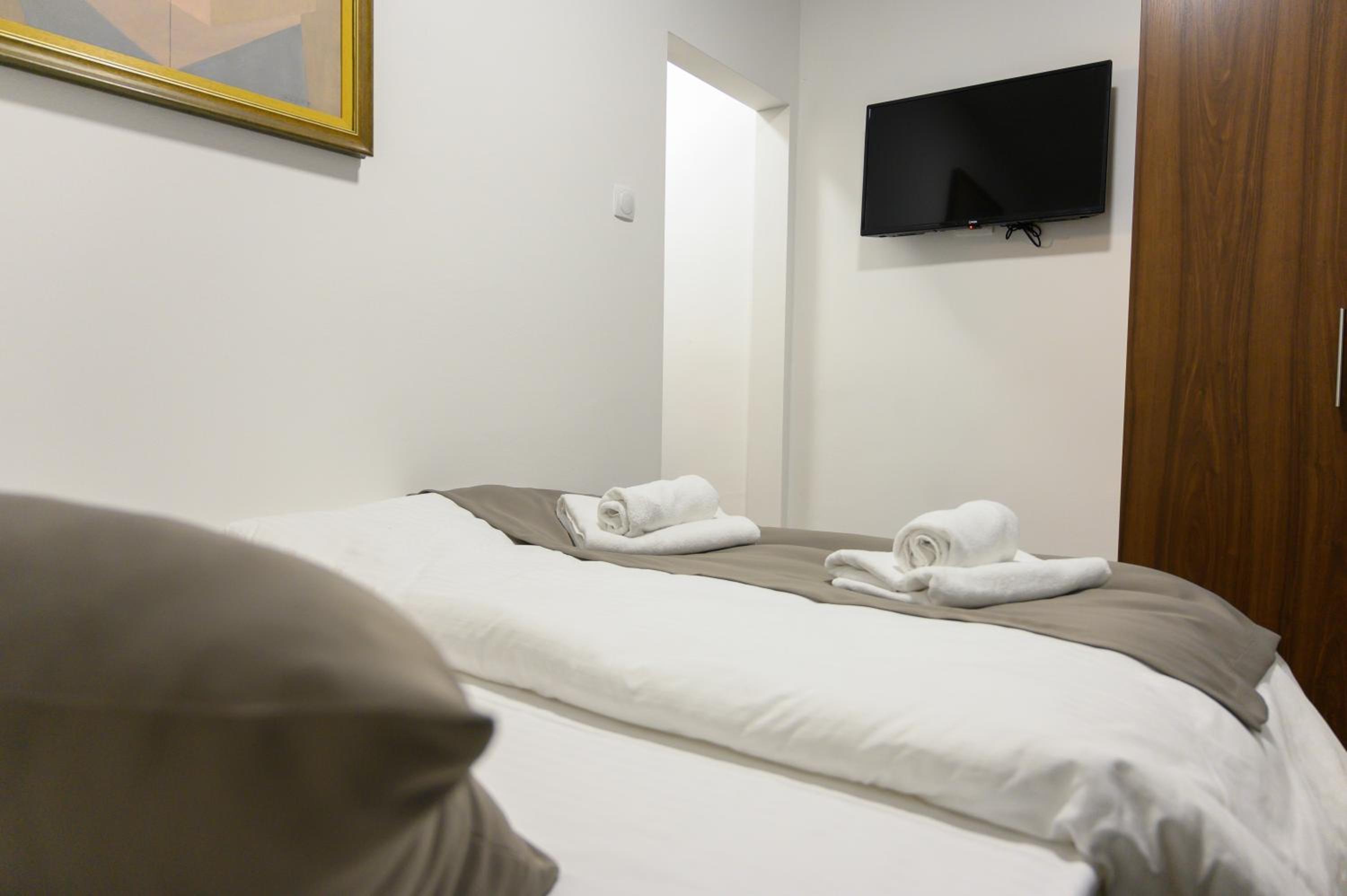 Standard Double Room photo 3