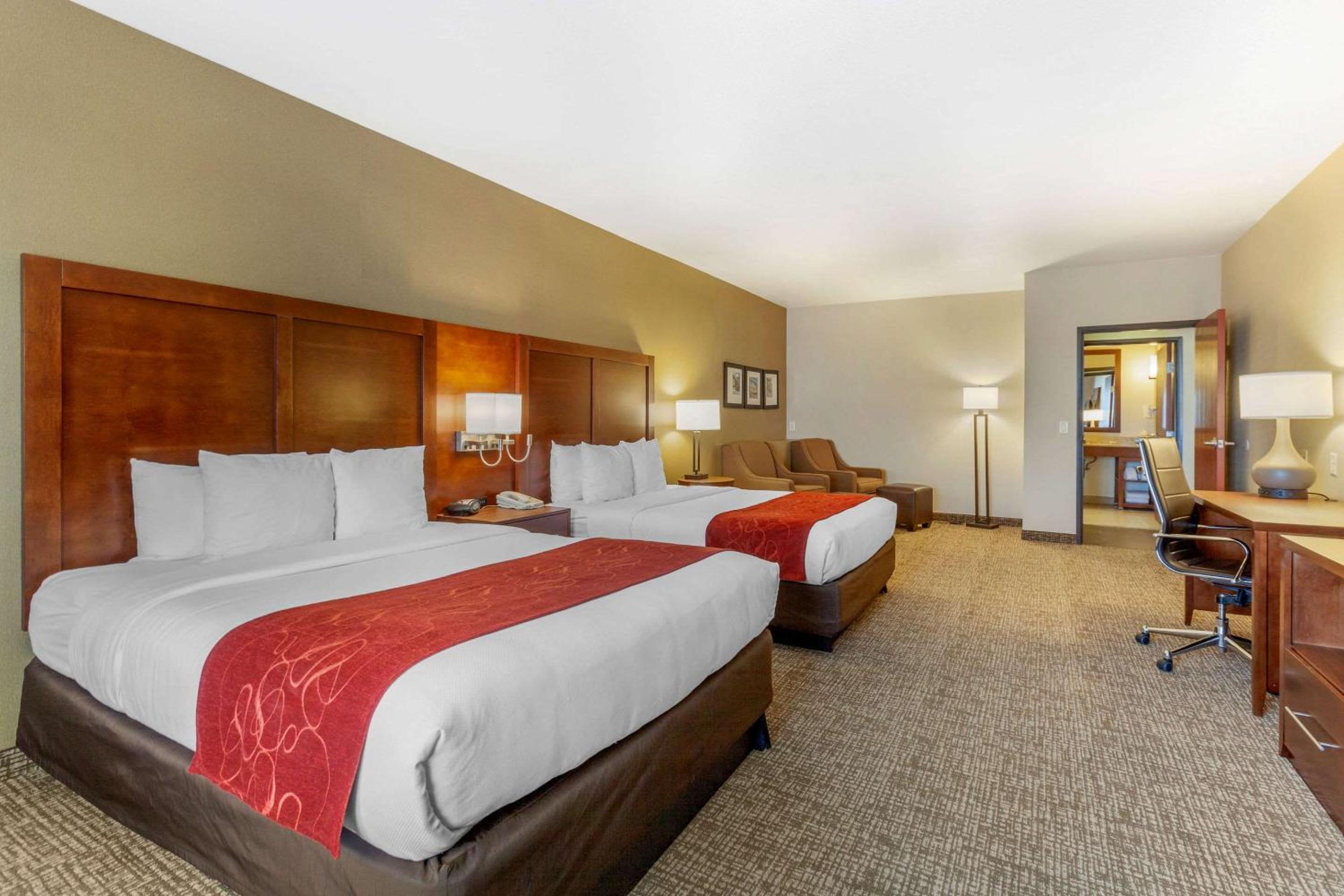 Suite with Two Queen Beds - Accessible/Non-Smoking - Photo 8