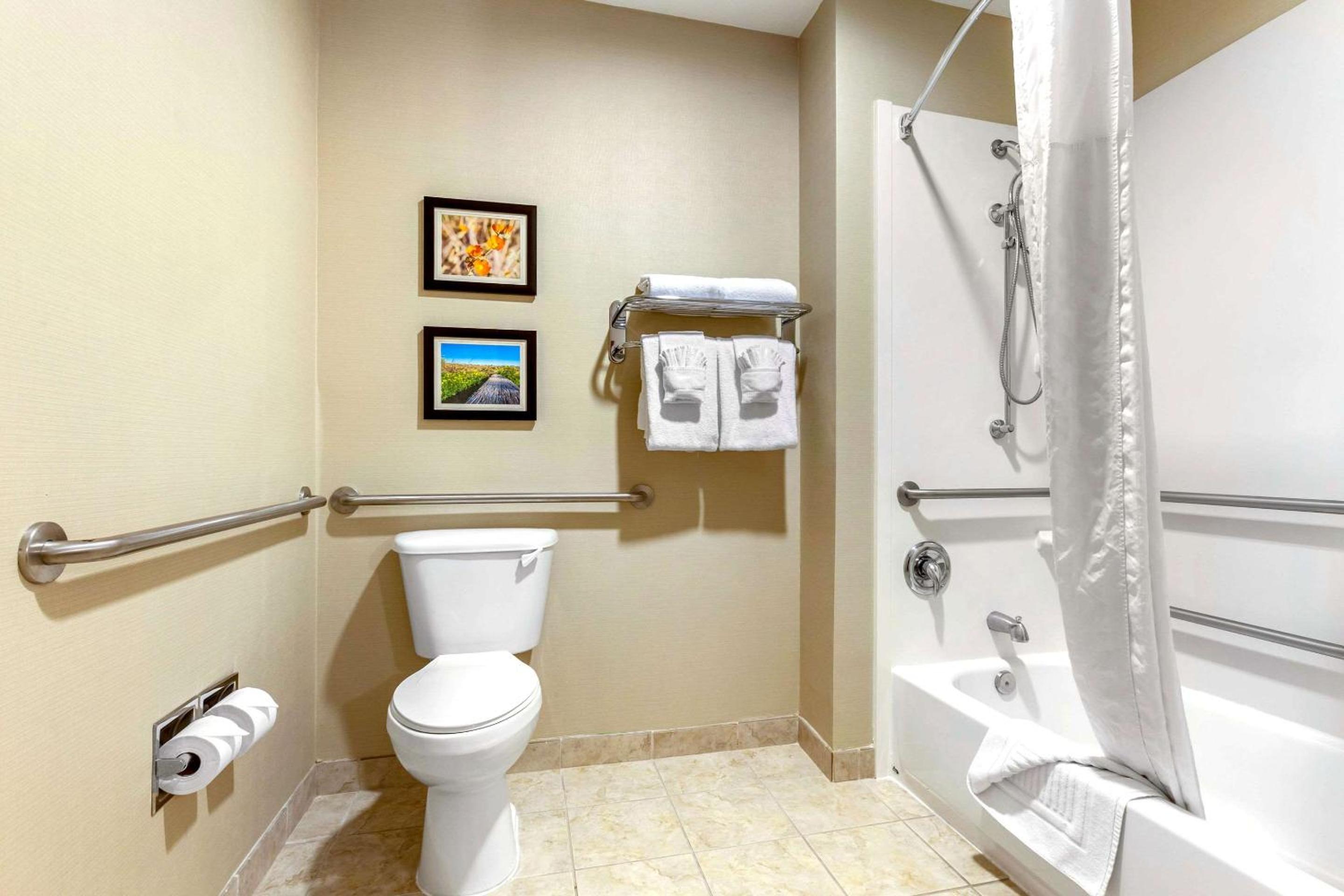 King Room - Accessible/Non-Smoking - Photo 2