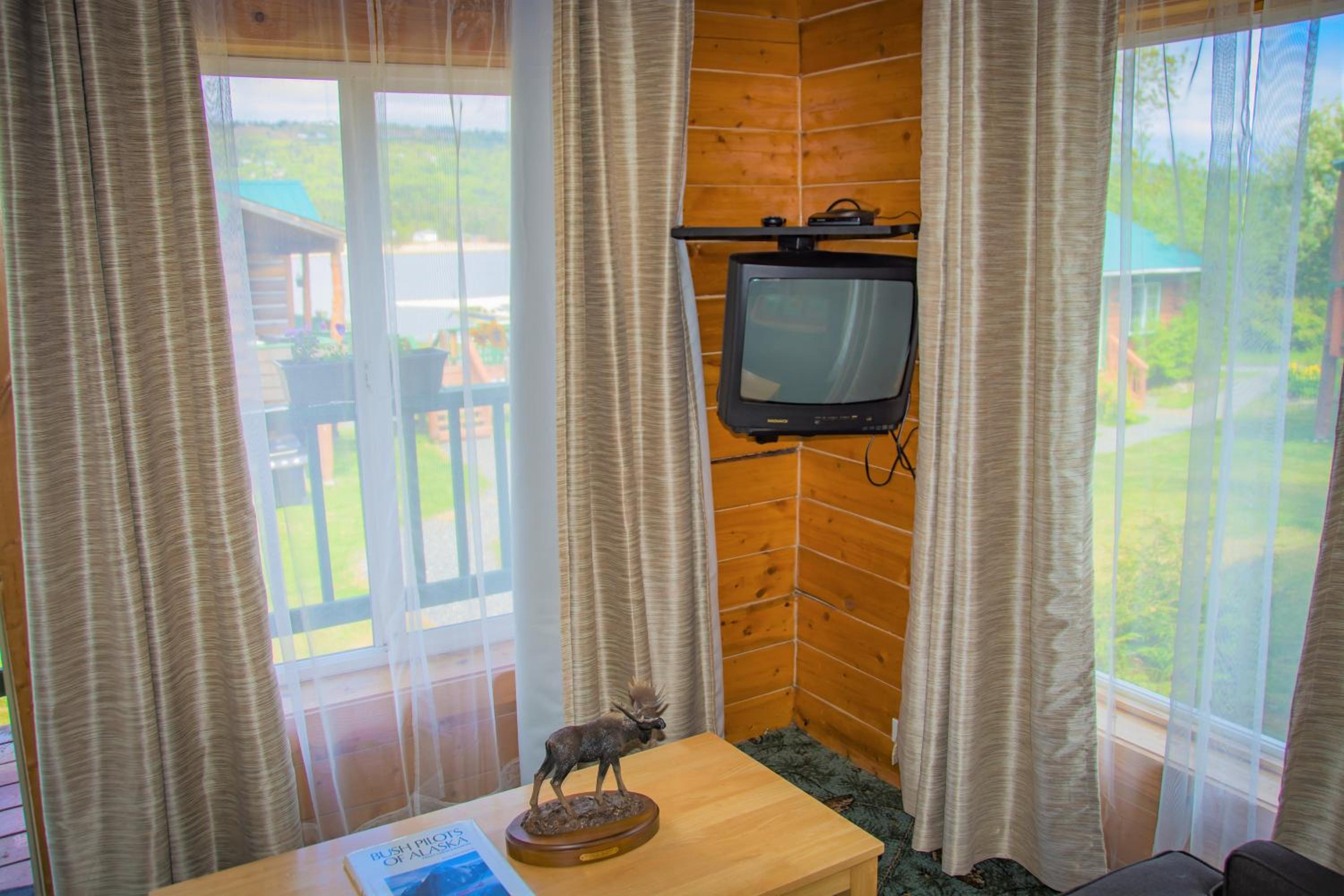 King Suite with Balcony - Photo 2