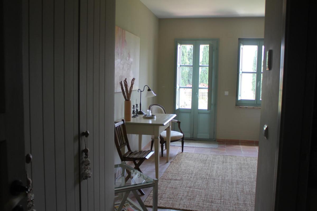 Twin Room with Terrace - Photo 3