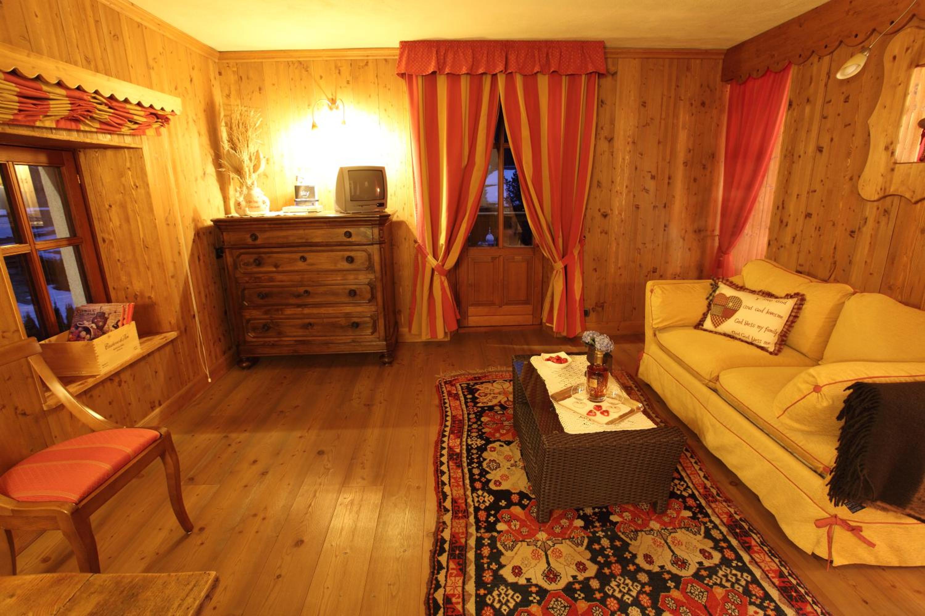 Suite (2 Adults) - Photo 27
